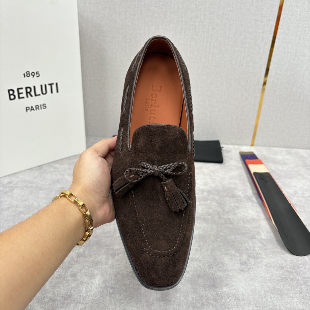 Лоферы мужские в стиле Berluti Lorenzo из натуральной замши коричневого цвета