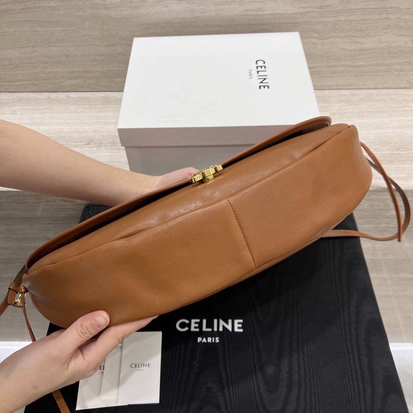 Сумка женская в стиле Celine Soft Triomphe Halfmoon карамельного цвета