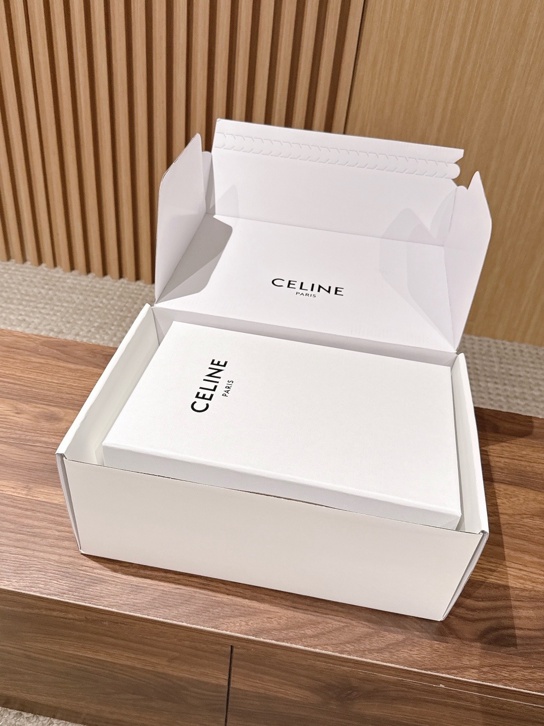 Лоферы женские в стиле Celine Triomphe черного цвета