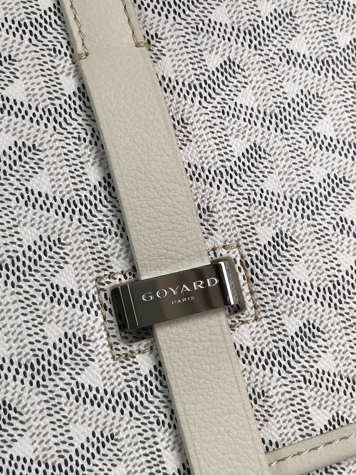 Сумка женская Goyard Belvédère II белого цвета