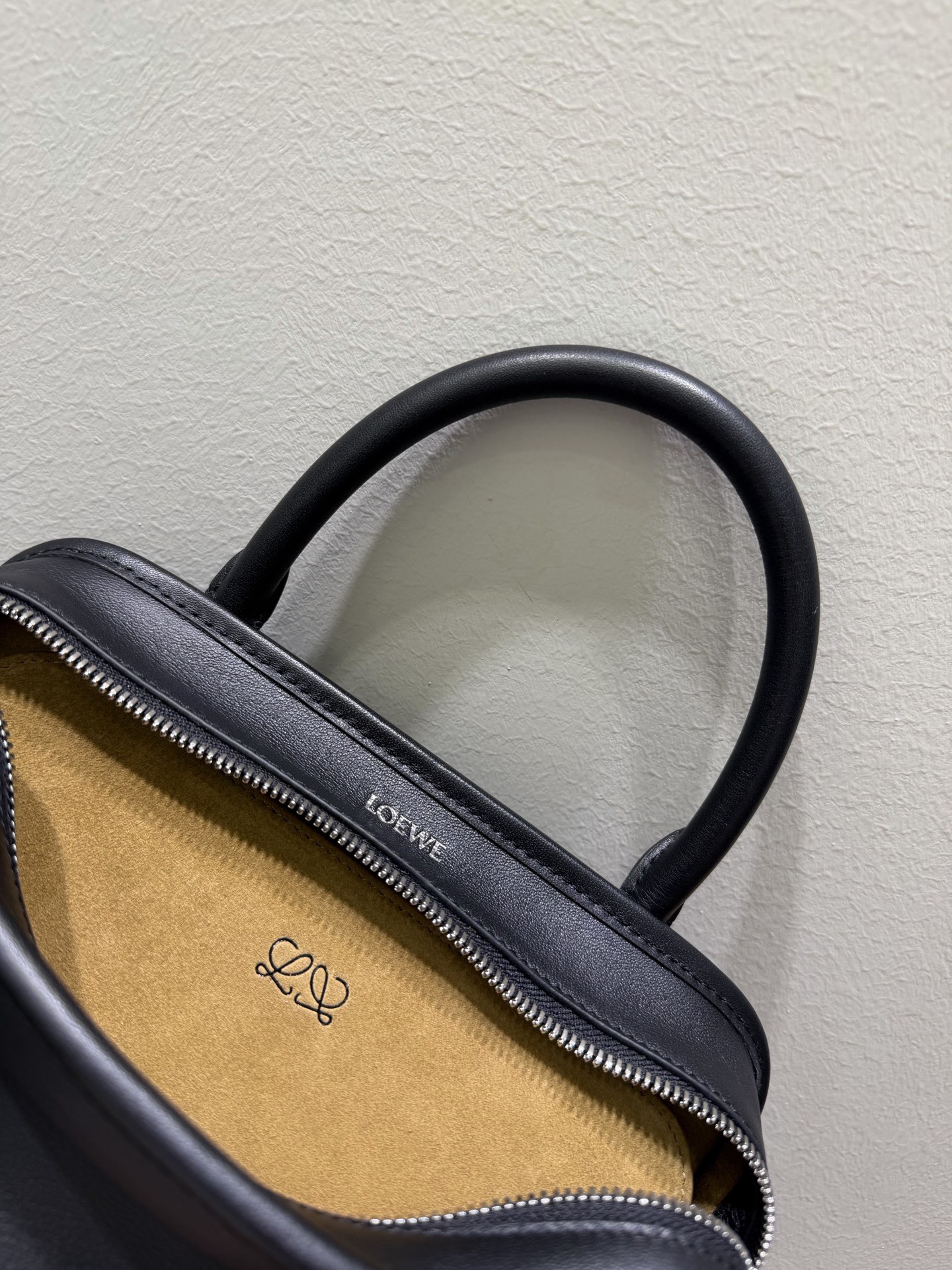 Сумка женская в стиле Loewe Amazona 180 чёрного цвета