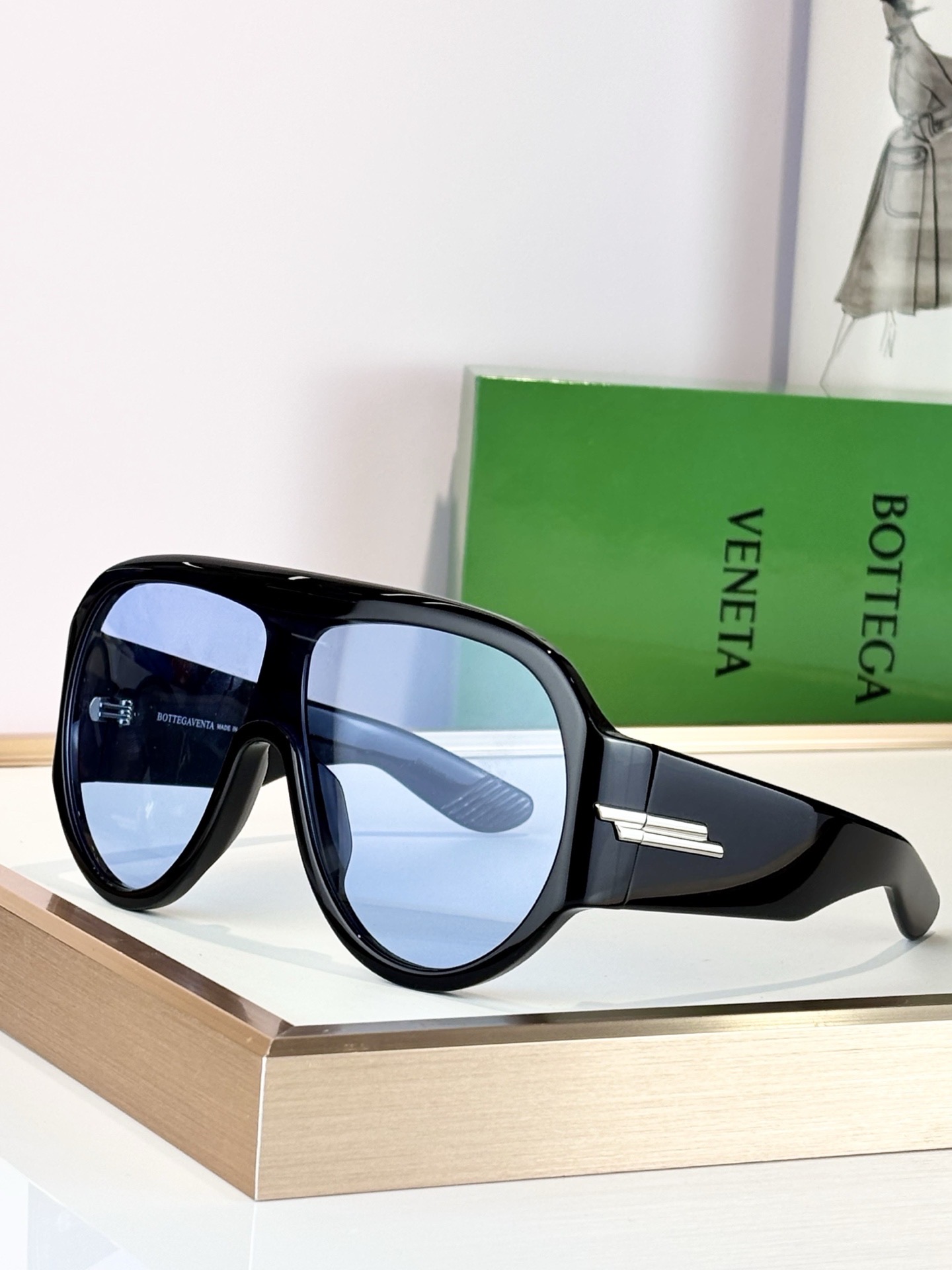 Очки солнцезащитные женские в стиле Bottega Veneta oversize
