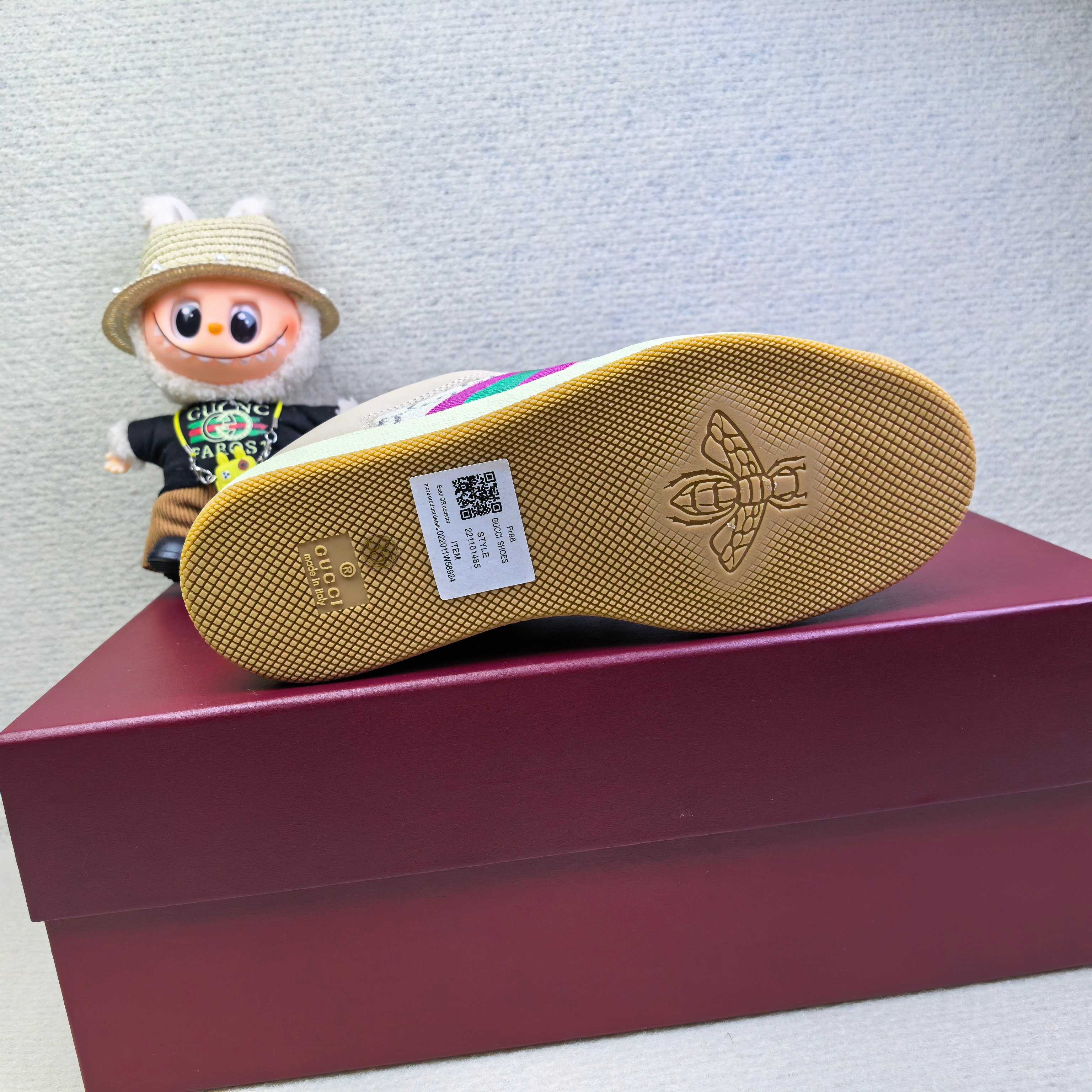 Кроссовки унисекс в стиле Gucci бежевого цвета