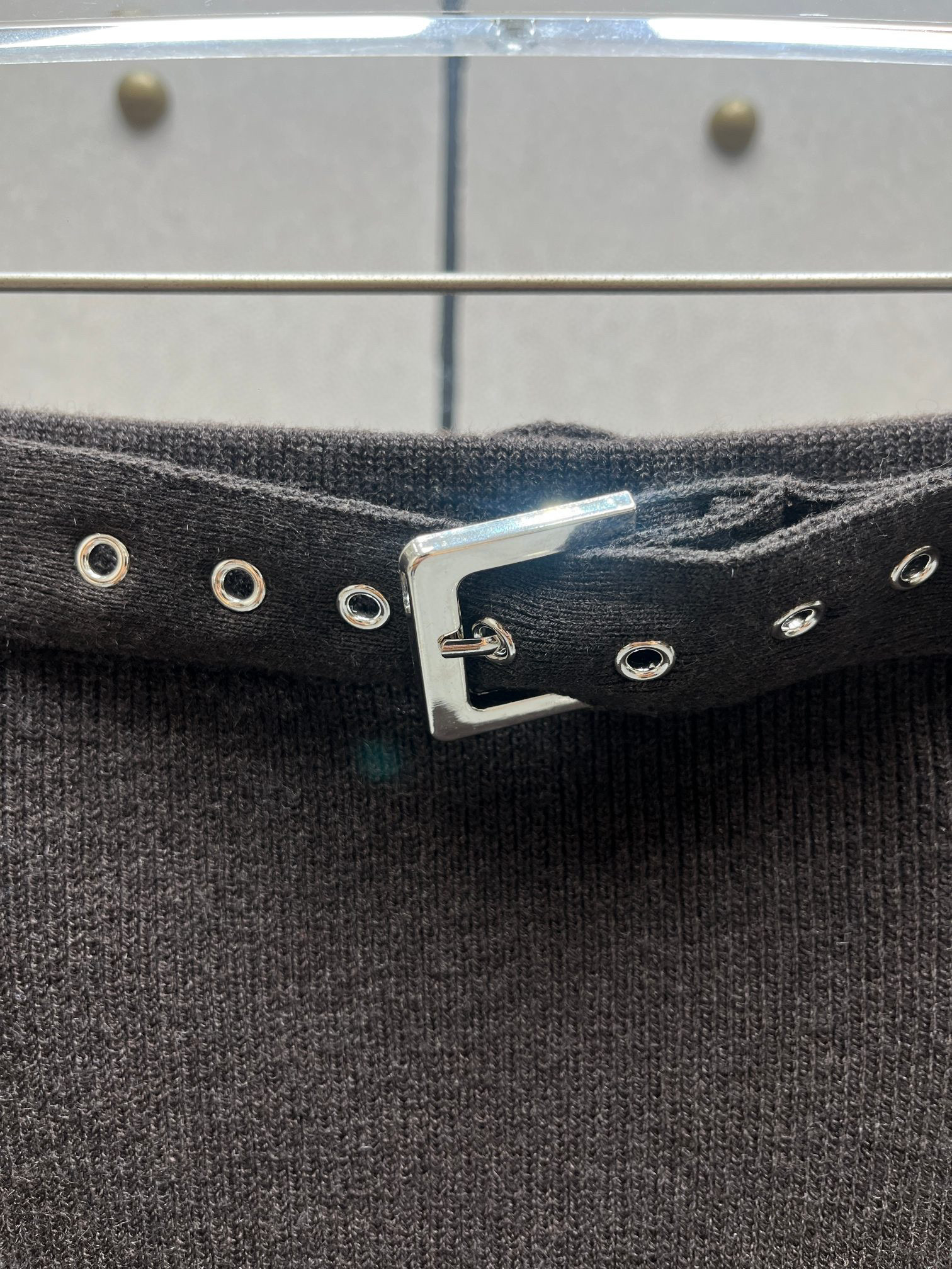 Шорты трикотажные женские в стиле Magda Butrym из шерстяного трикотажа чёрного цвета с ремнём