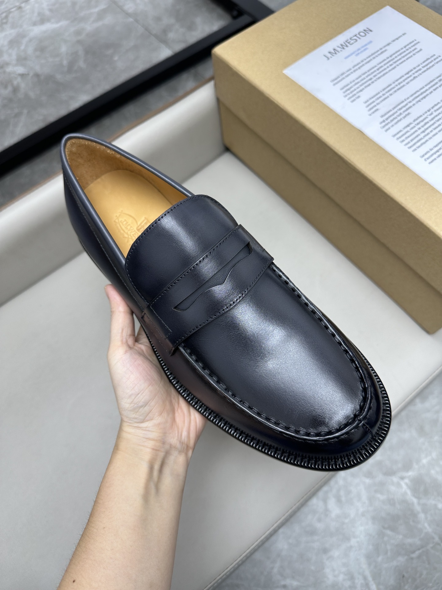 Лоферы мужские в стиле J.M. Weston черного цвета