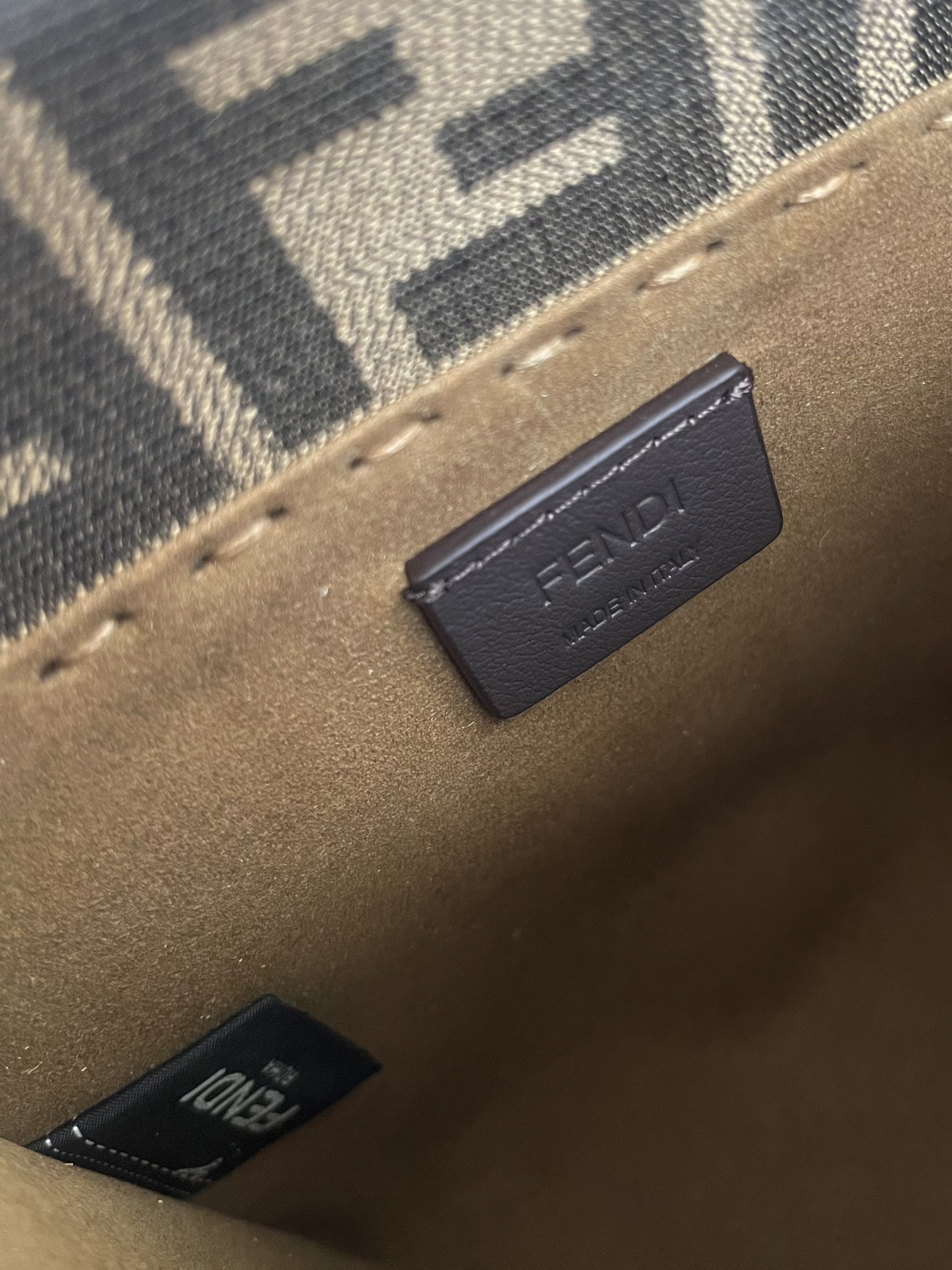 Сумка-тоут женская Fendi Sunshine коричневого цвета