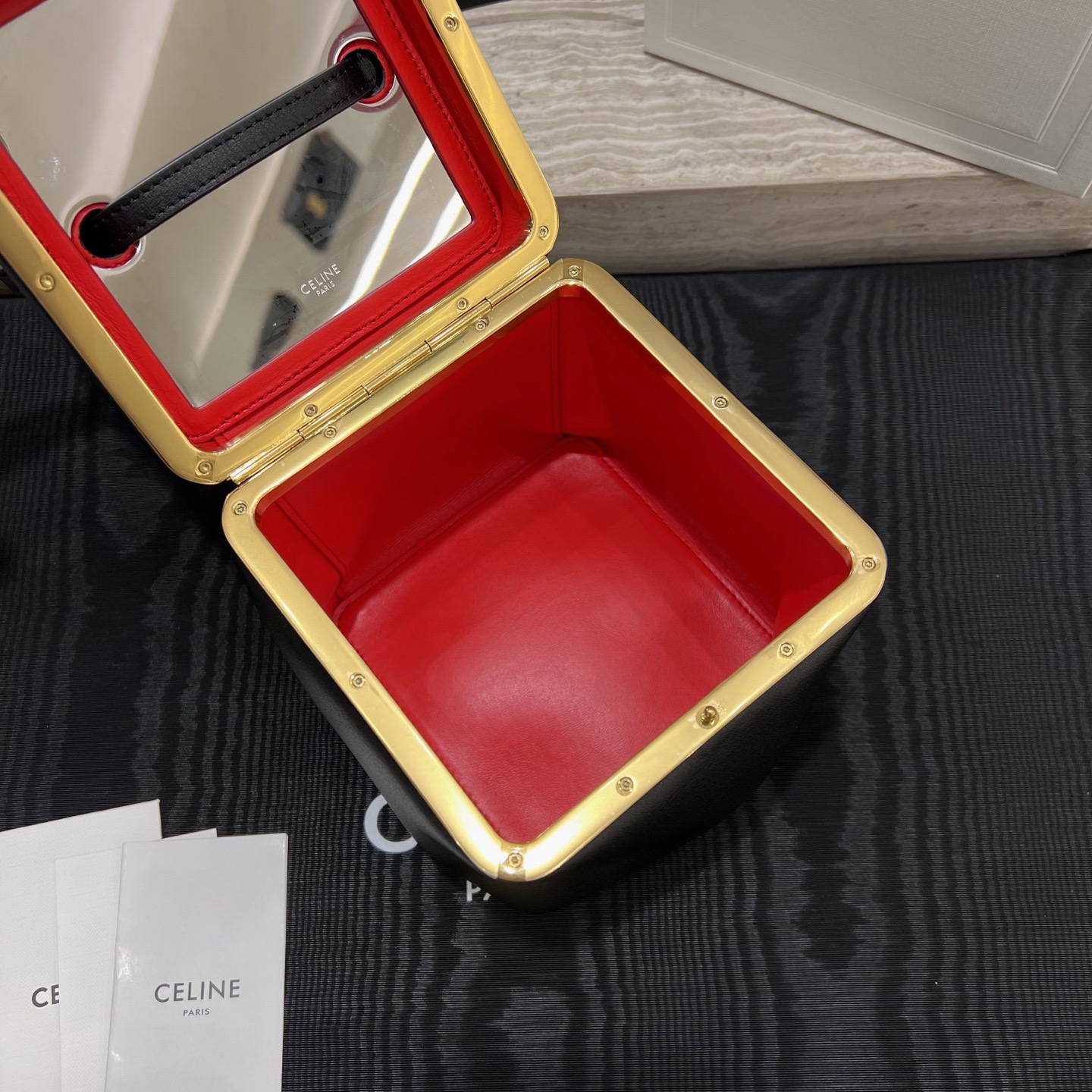 Сумка женская Celine Triomphe Frame чёрного цвета