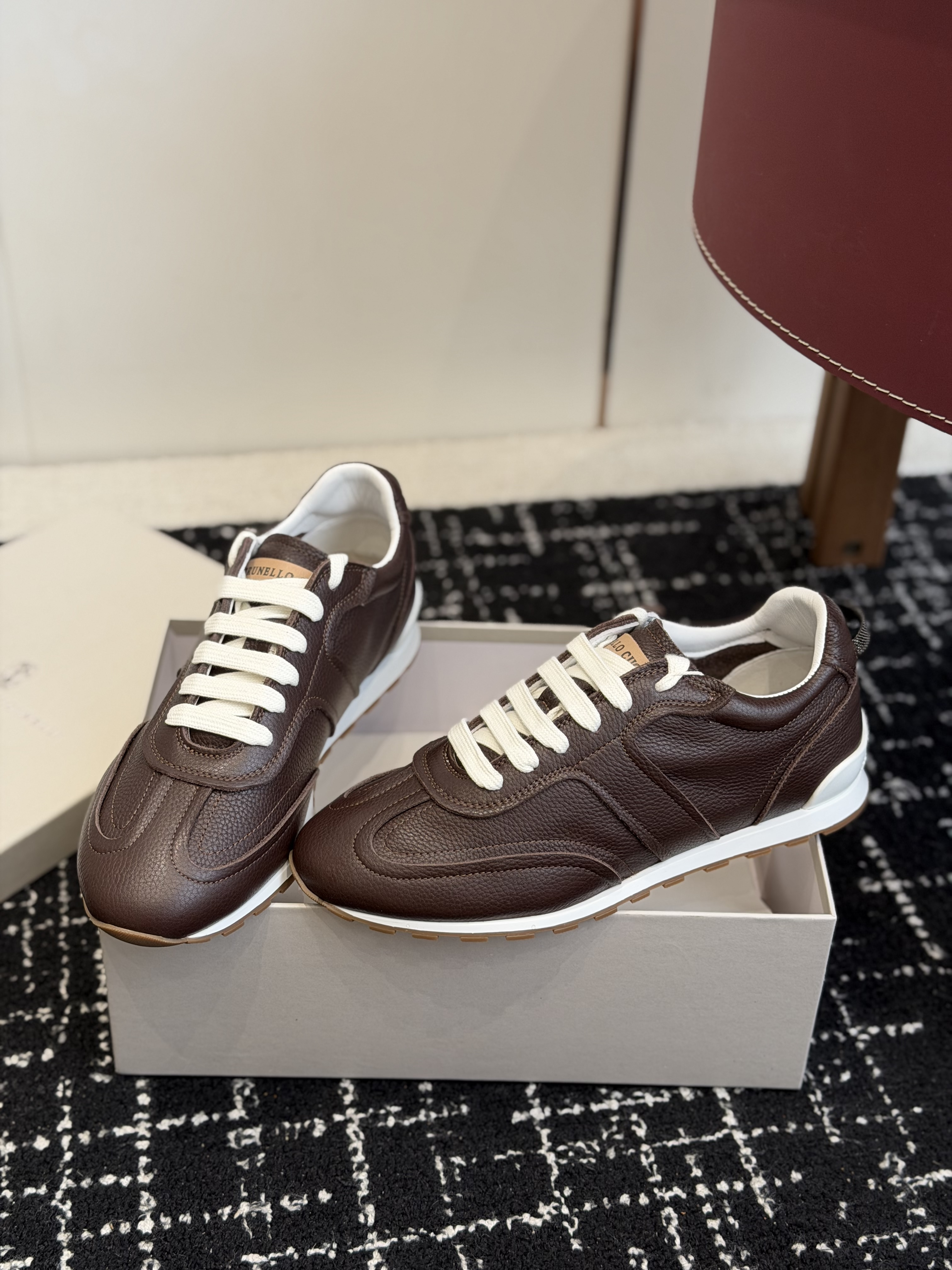 Кроссовки женские в стиле Brunello Cucinelli коричневого цвета