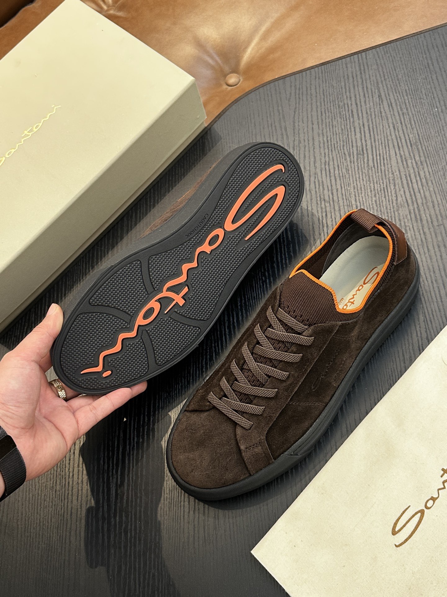 Кроссовки мужские в стиле Santoni из натуральной зернистой кожи коричневого цвета