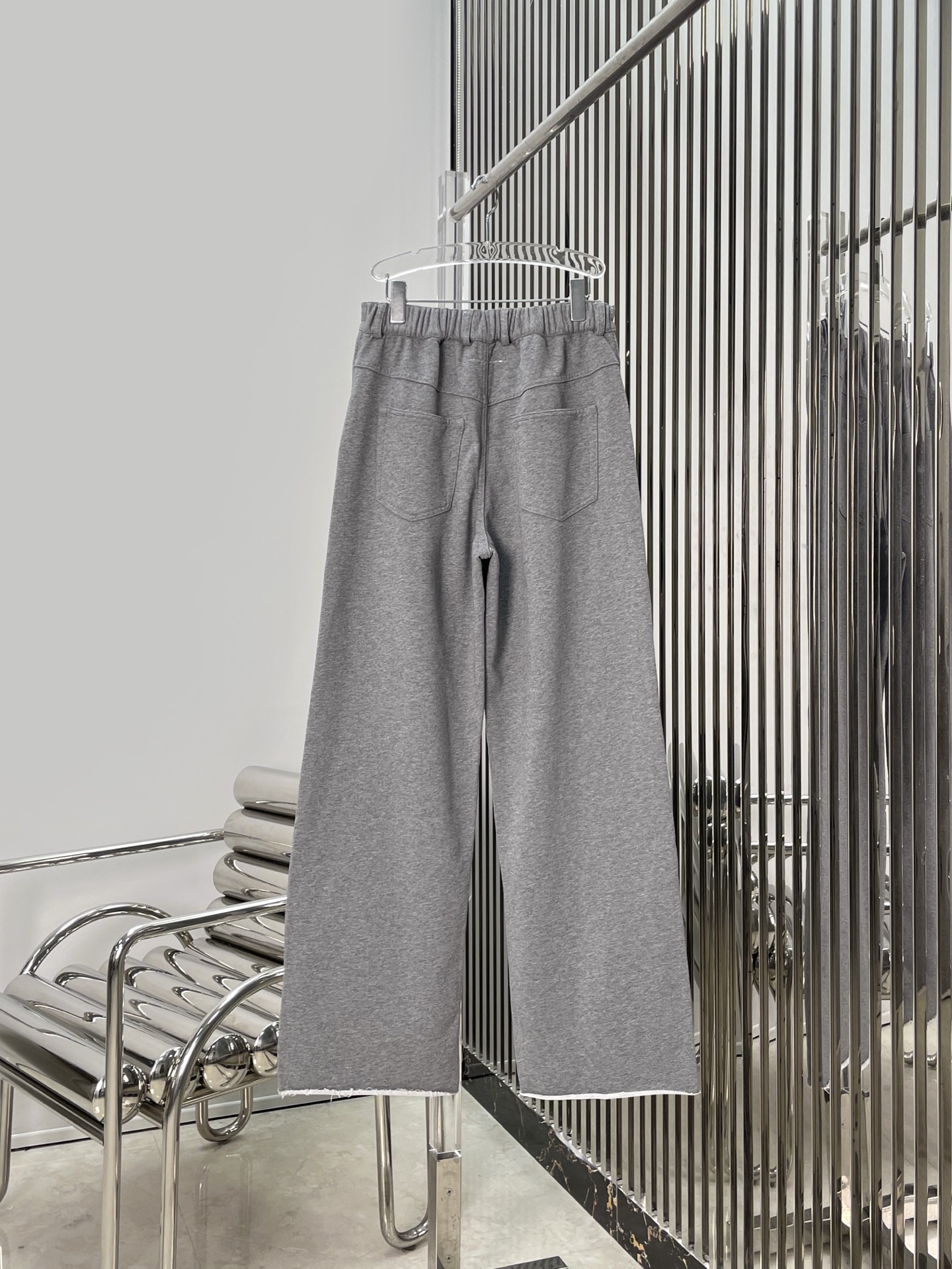 Брюки женские в стиле Maison Margiela серого цвета широкие из трикотажа