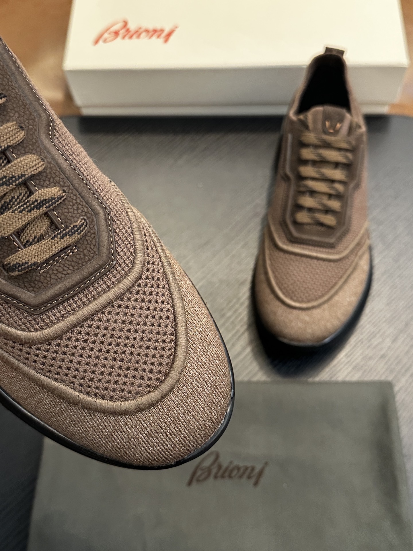 Кроссовки мужские в стиле Brioni коричневого цвета