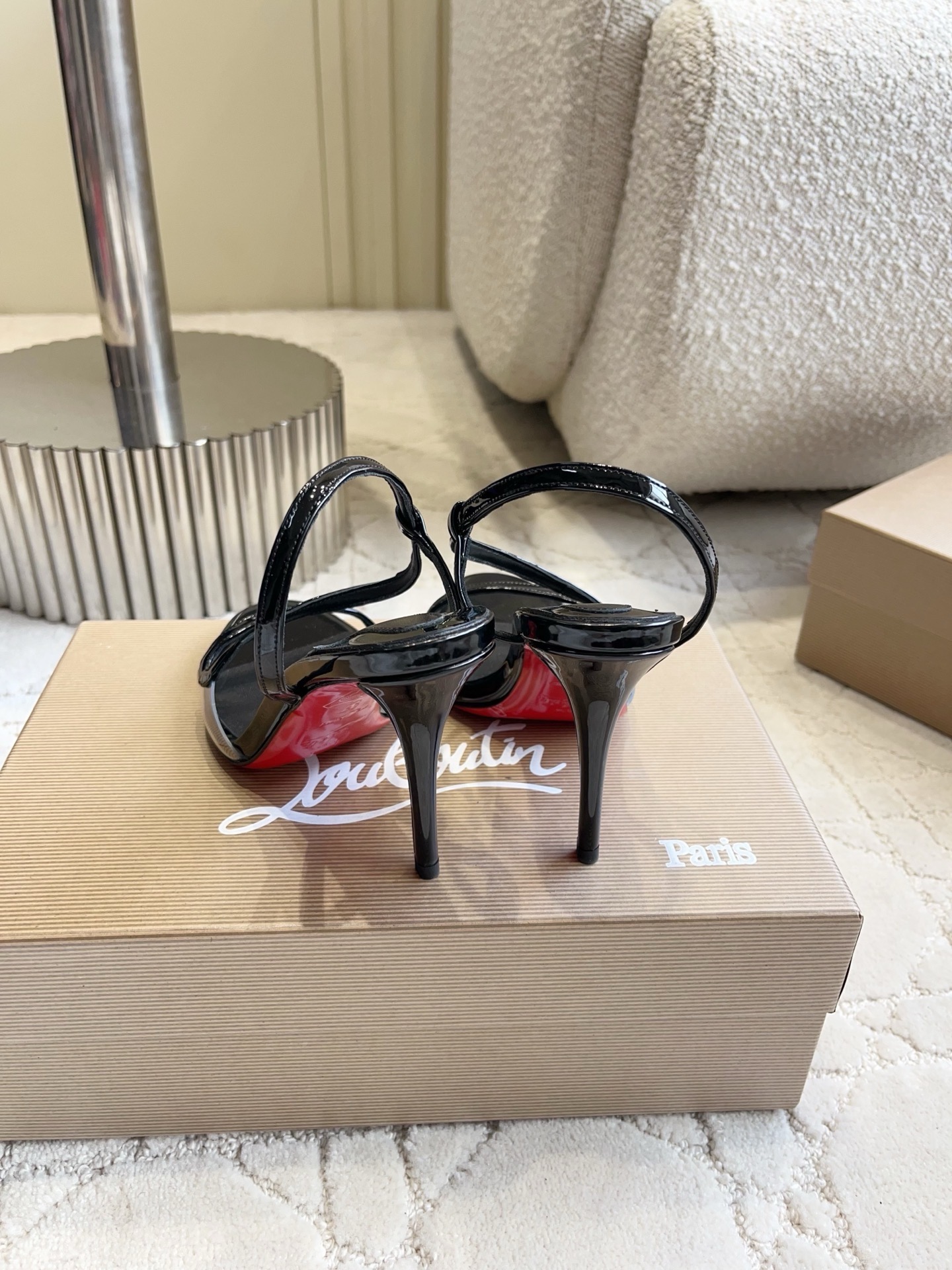 Босоножки женские в стиле Christian Louboutin So Kate черного цвета