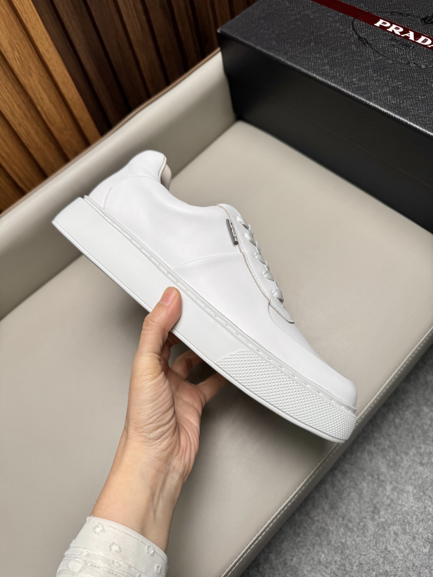 Кроссовки мужские в стиле Prada белого цвета