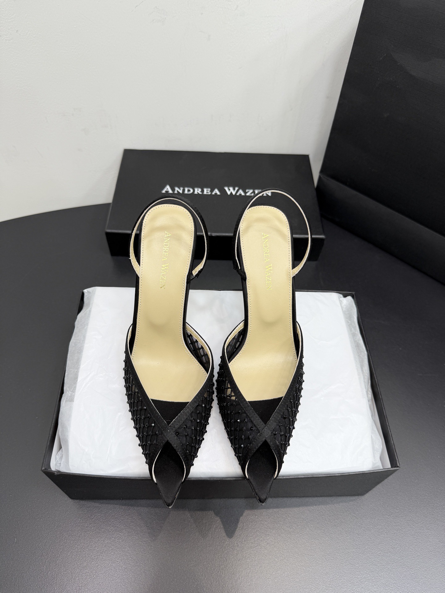 Туфли женские в стиле Andrea Wazen чёрного цвета