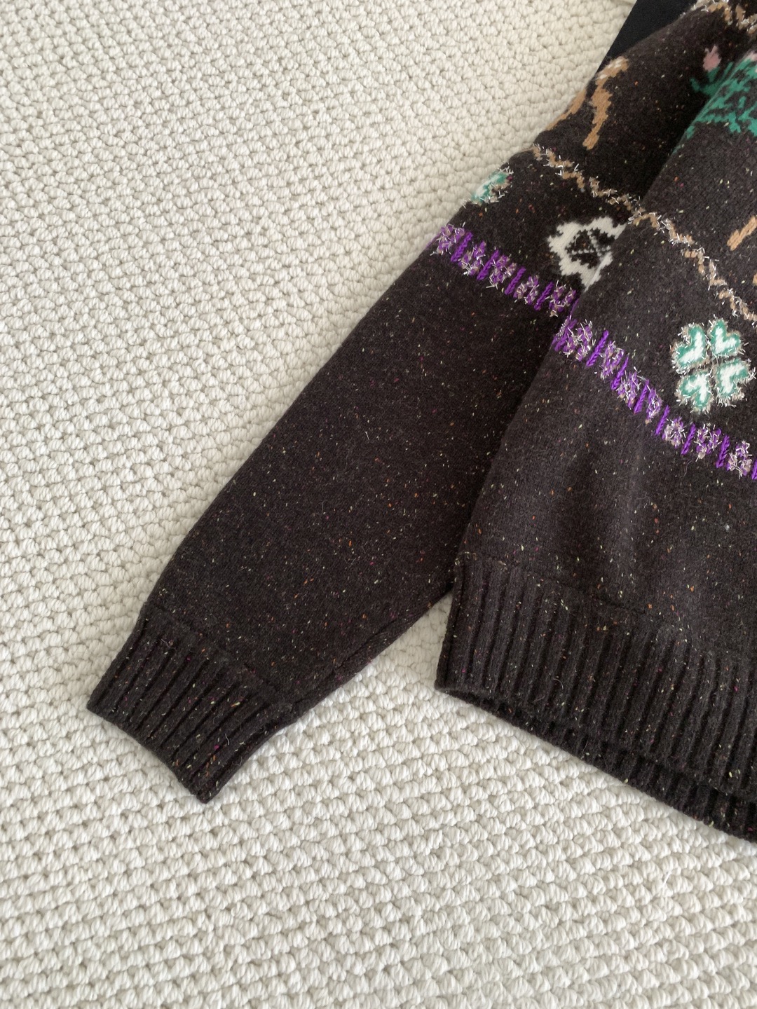 Кардиган женский в стиле Chanel с жаккардовым узором тёмно-коричневого цвета