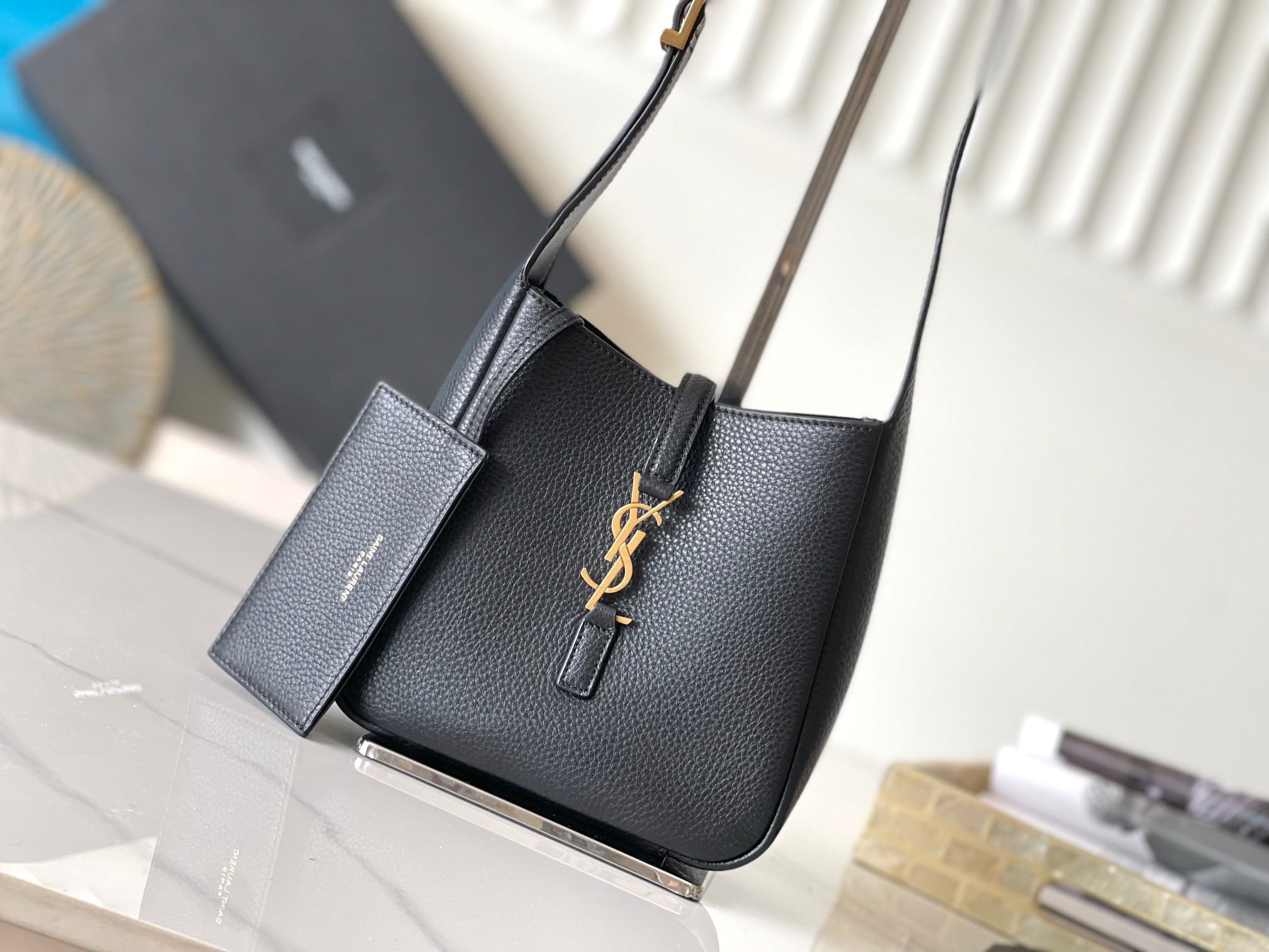 Сумка женская в стиле Saint Laurent Mini Hobo черного цвета