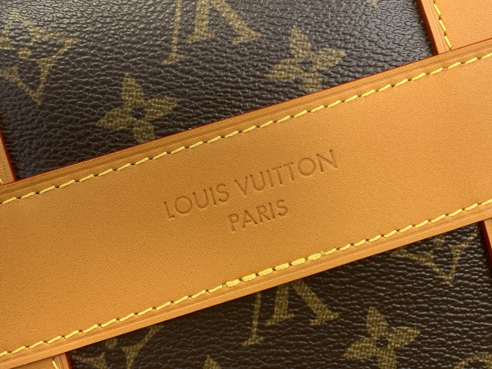 Сумка унисекс в стиле Louis Vuitton Christopher Messenger Monogram классическая