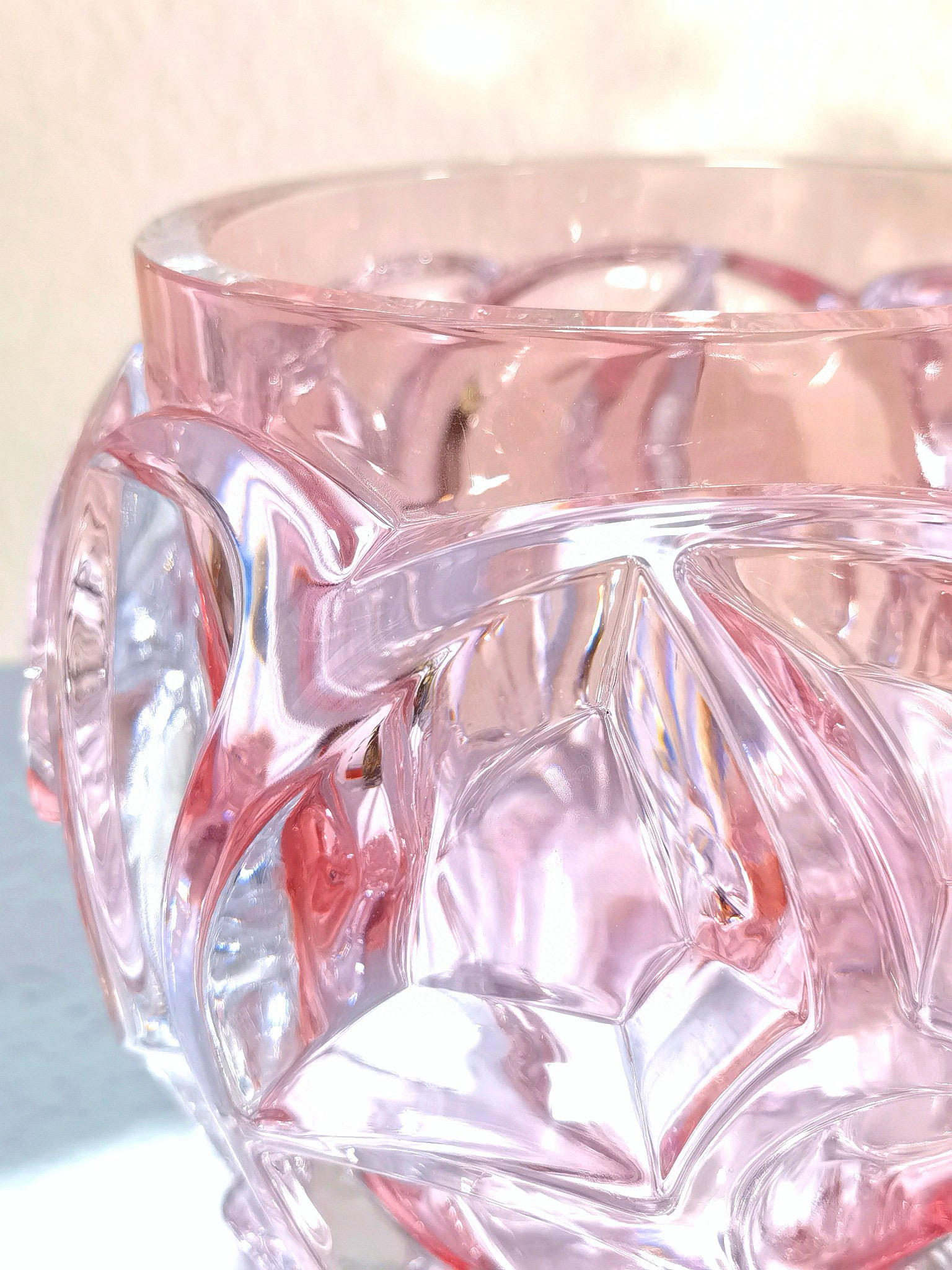 Ваза хрустальная в стиле Lalique, розовая, 21 см