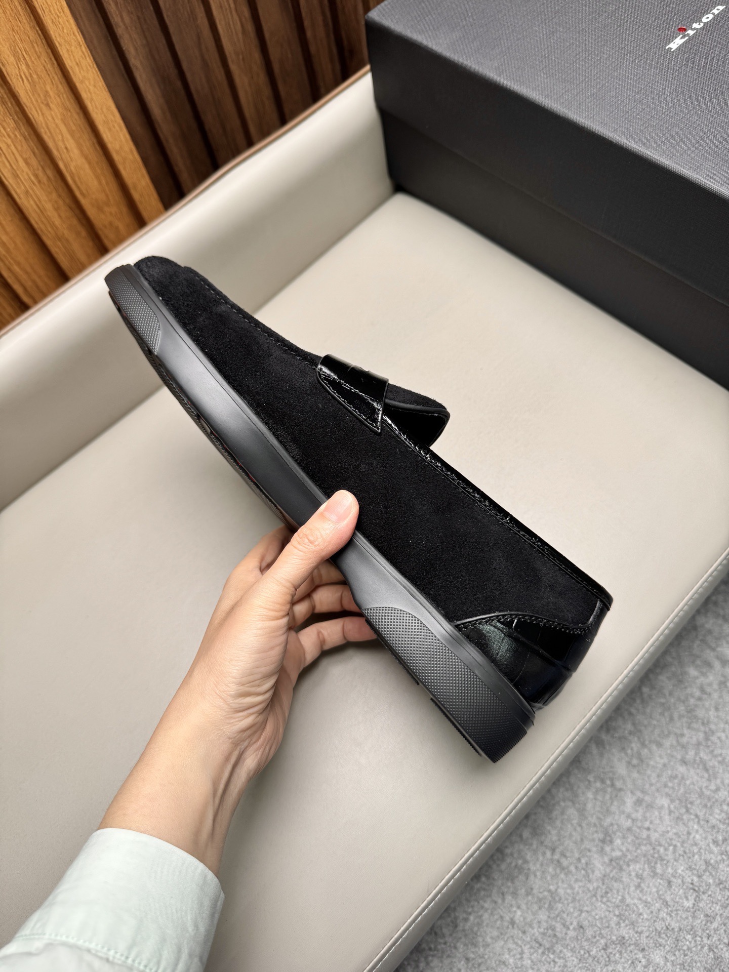 Лоферы мужские в стиле Kiton черного цвета