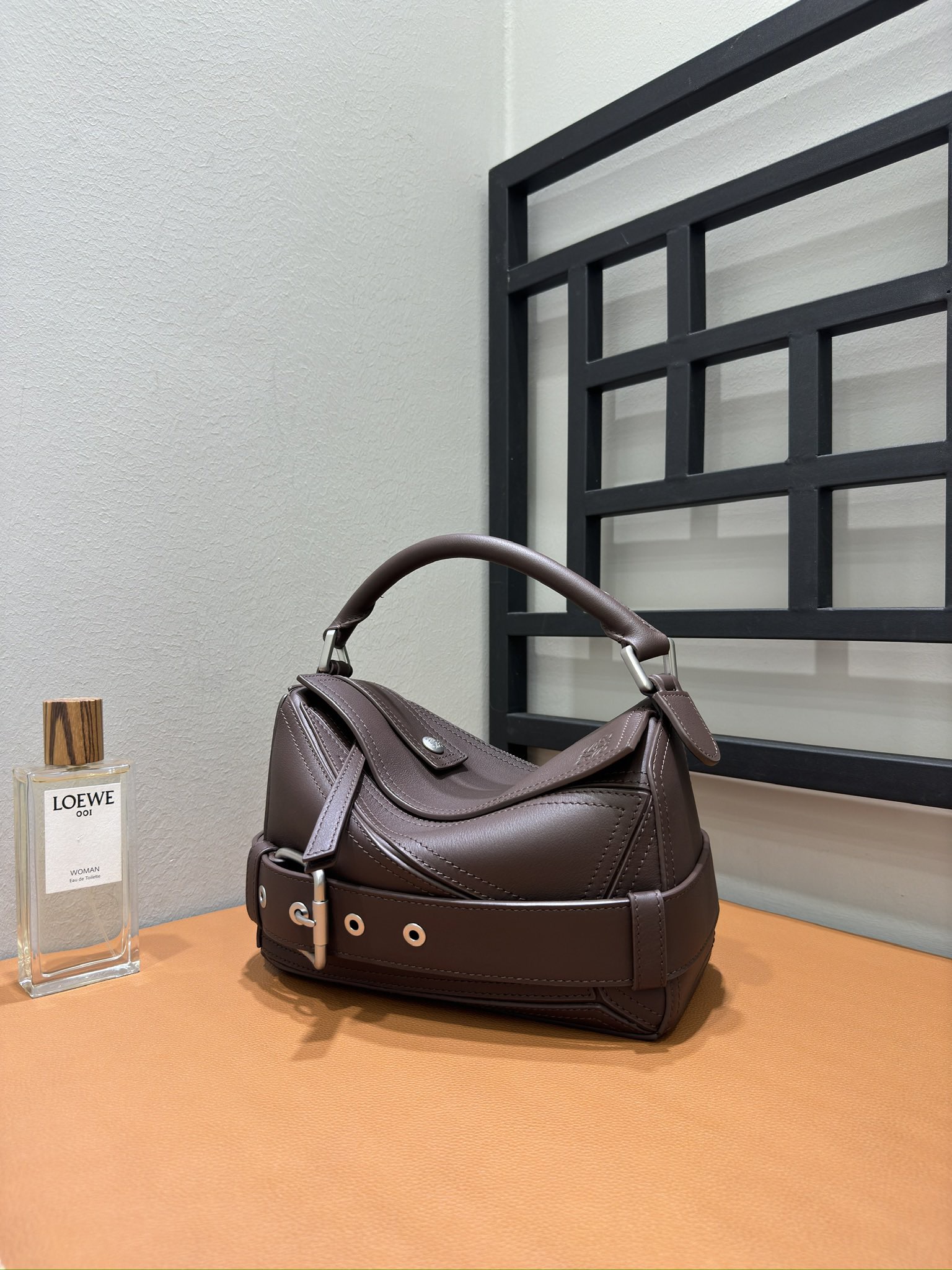 Сумка женская в стиле Loewe Biker Puzzle коричневого цвета