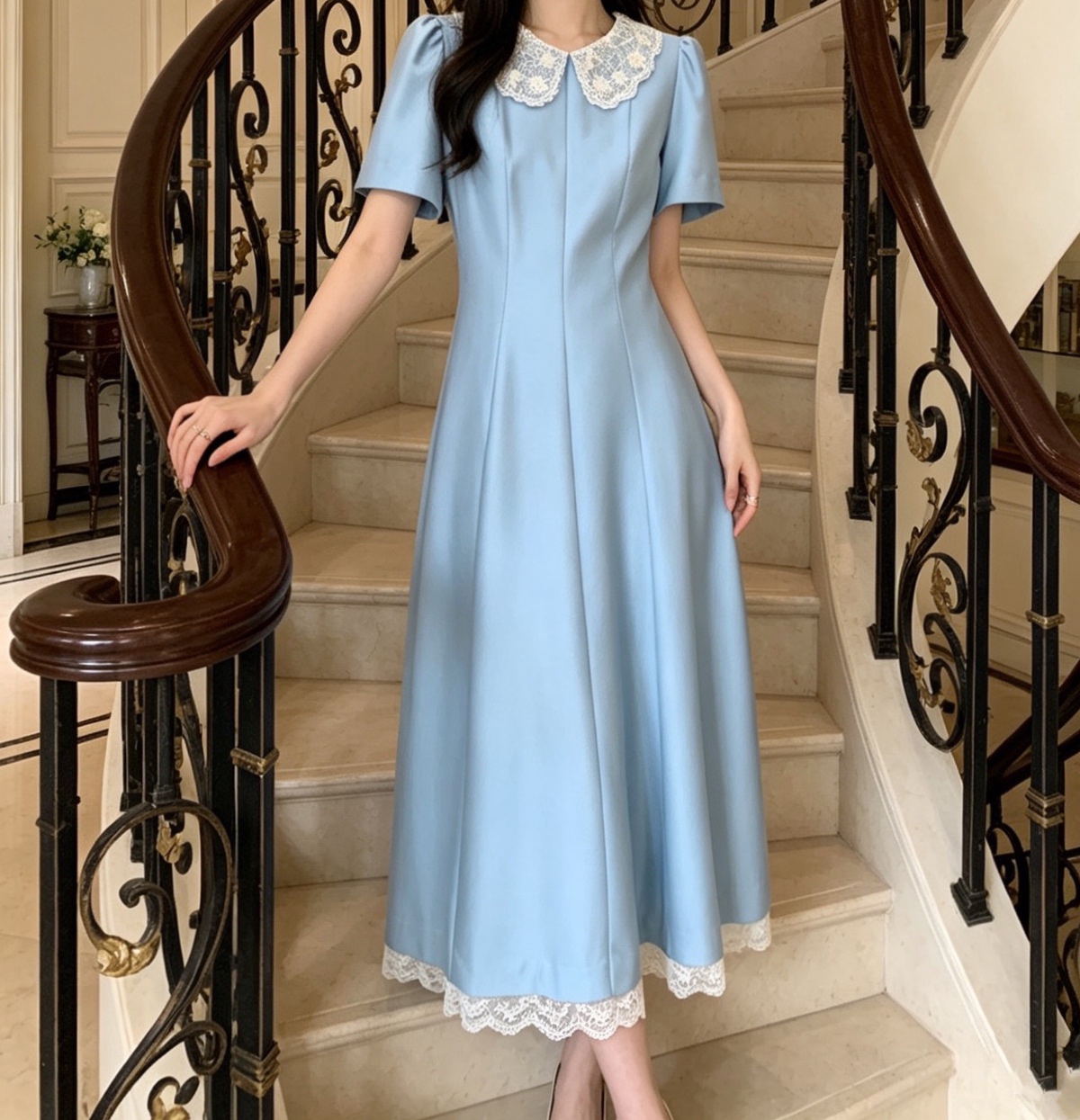 Платье женское в стиле Miu Miu чёрного цвета с кружевным воротником
