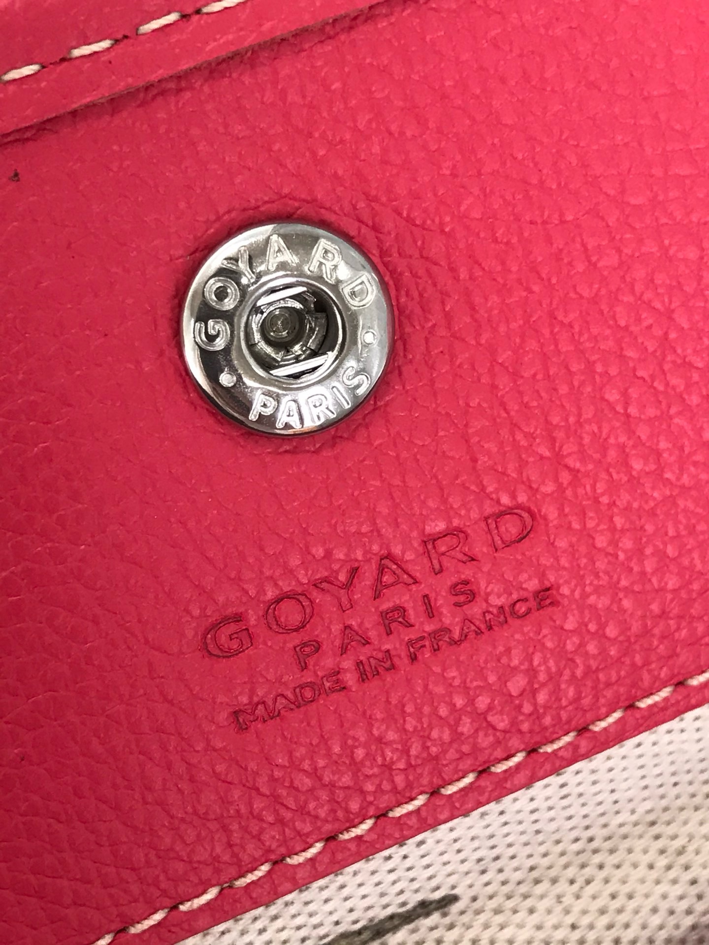 Сумка женская Goyard Hobo Bohème малинового цвета