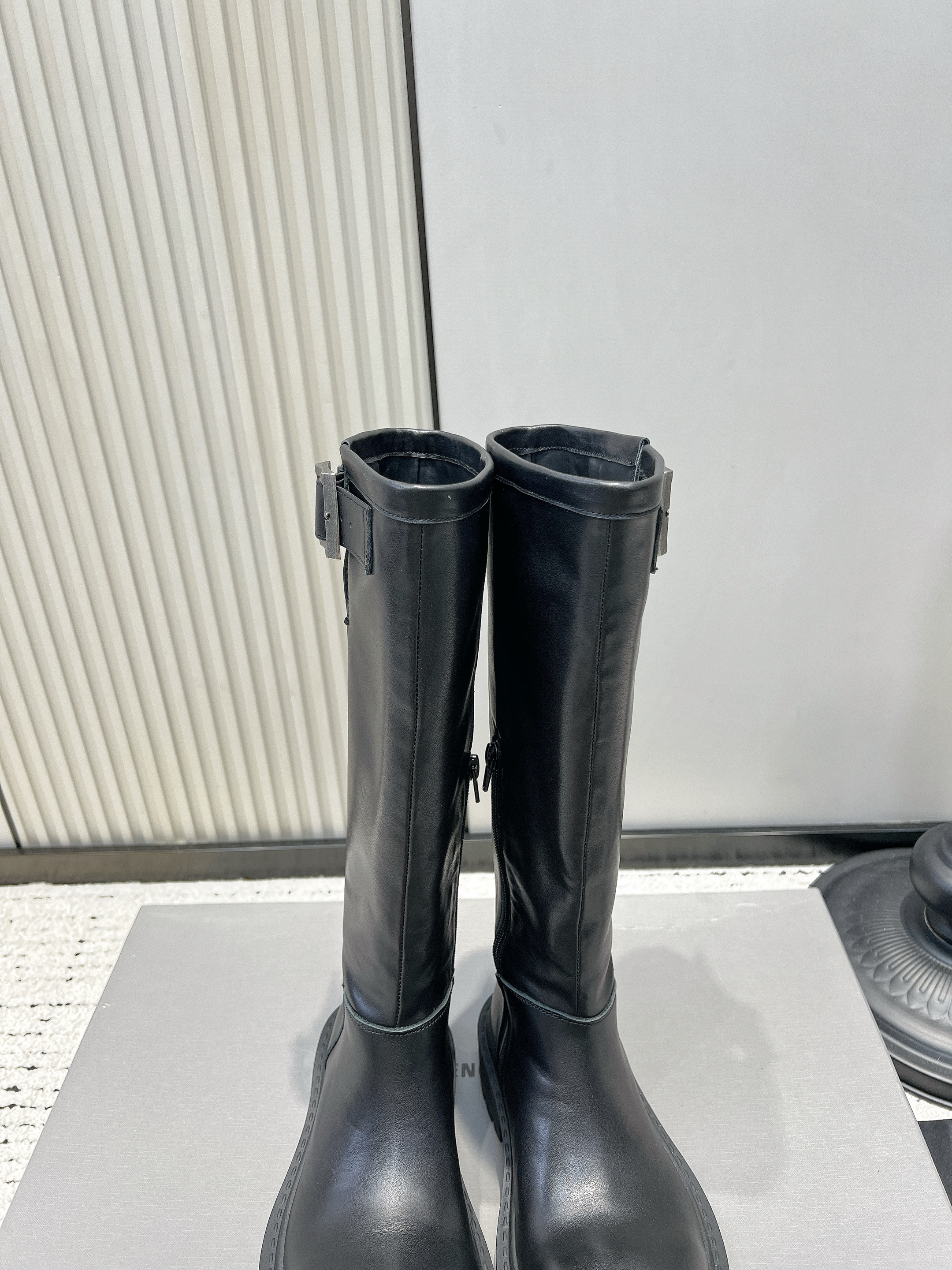 Сапоги женские Balenciaga чёрного цвета