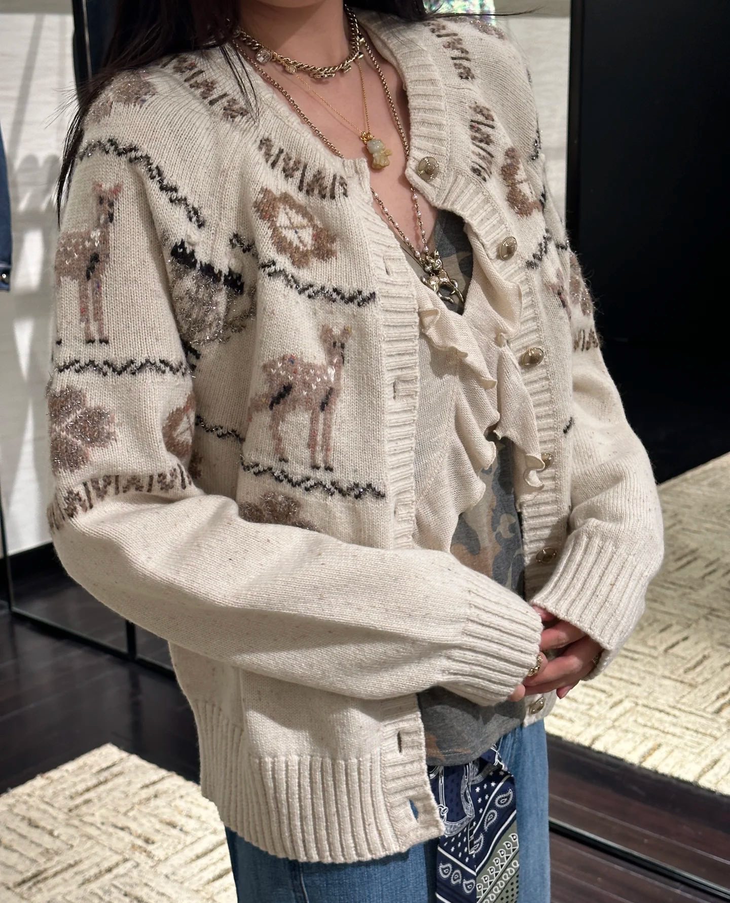 Кардиган женский в стиле Chanel с жаккардовым узором из смесовой шерсти молочного цвета