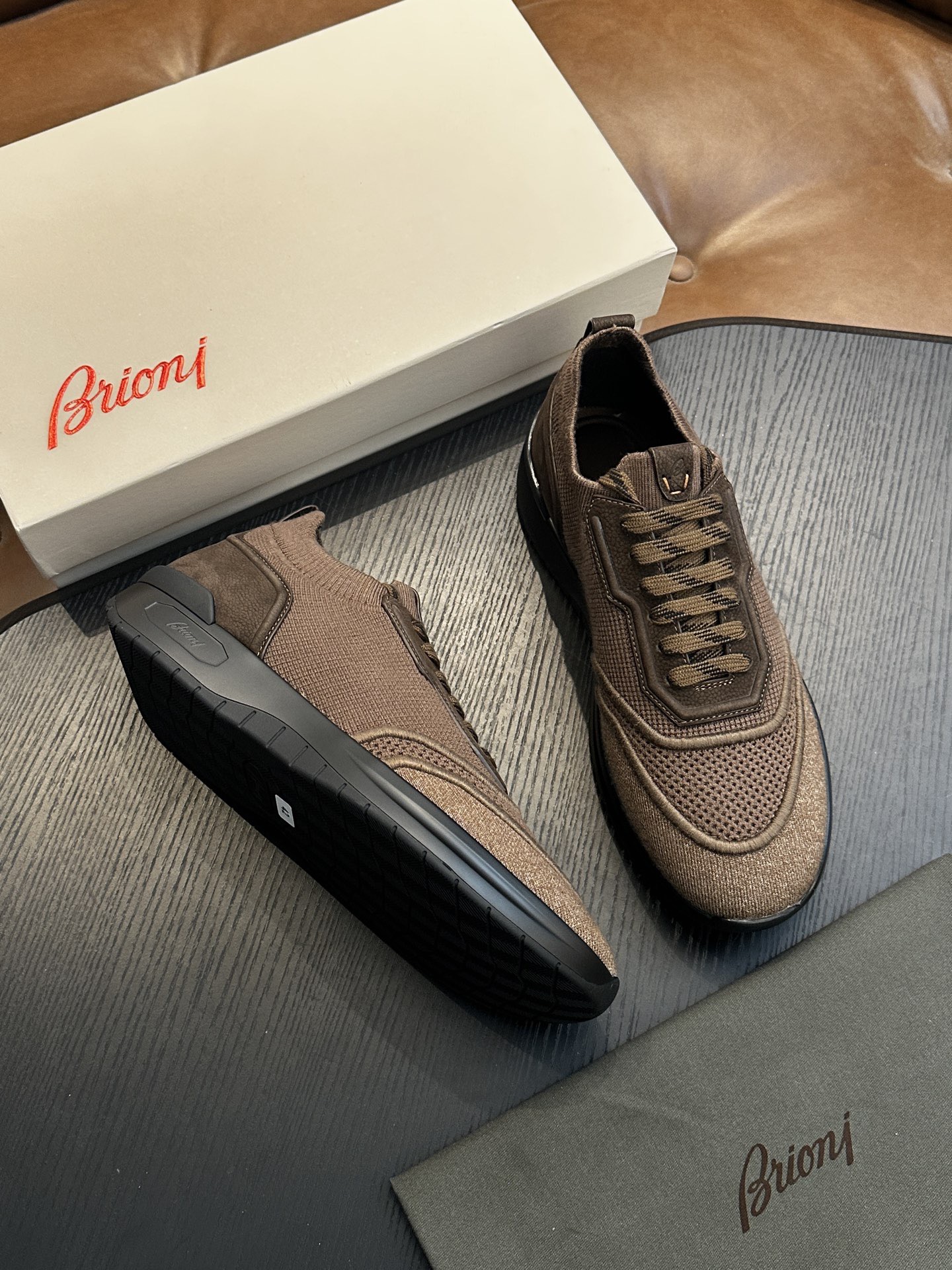 Кроссовки мужские в стиле Brioni коричневого цвета