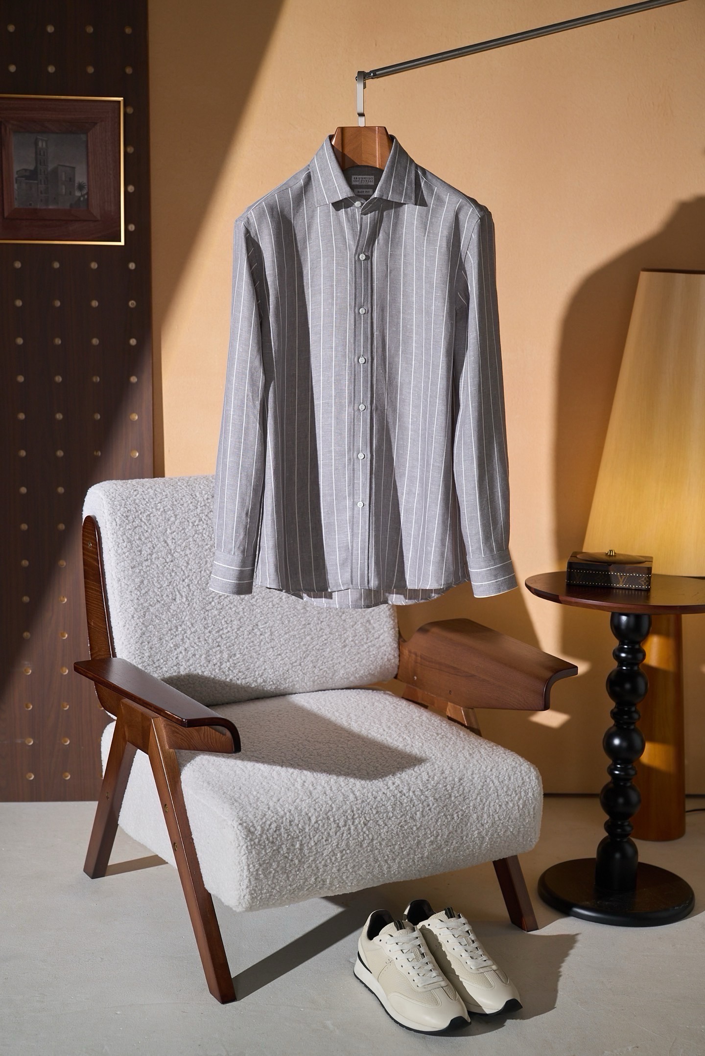 Рубашка мужская Brunello Cucinelli серого цвета в тонкую вертикальную полоску
