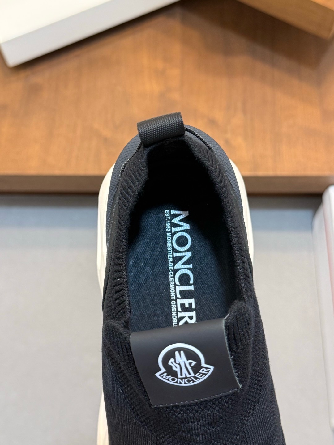 Кроссовки-слипоны мужские Moncler Altive чёрного цвета