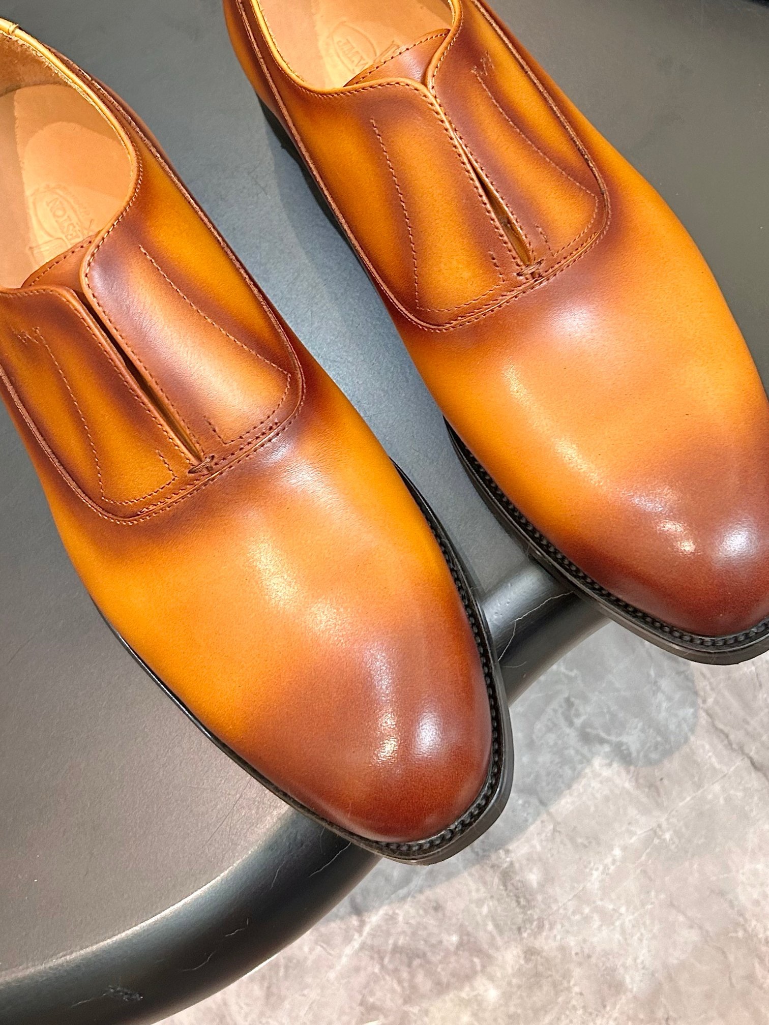 Туфли мужские J.M. Weston Iena Slip-On Oxford коньячно-желтого цвета