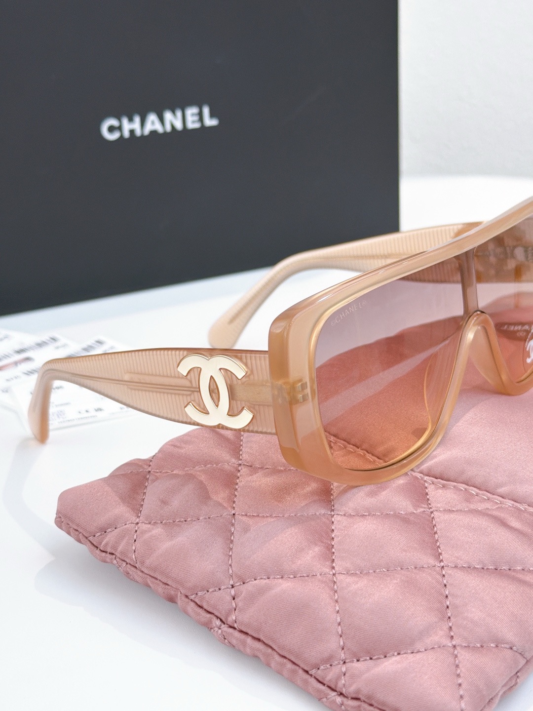 Солнцезащитные очки Chanel 5495