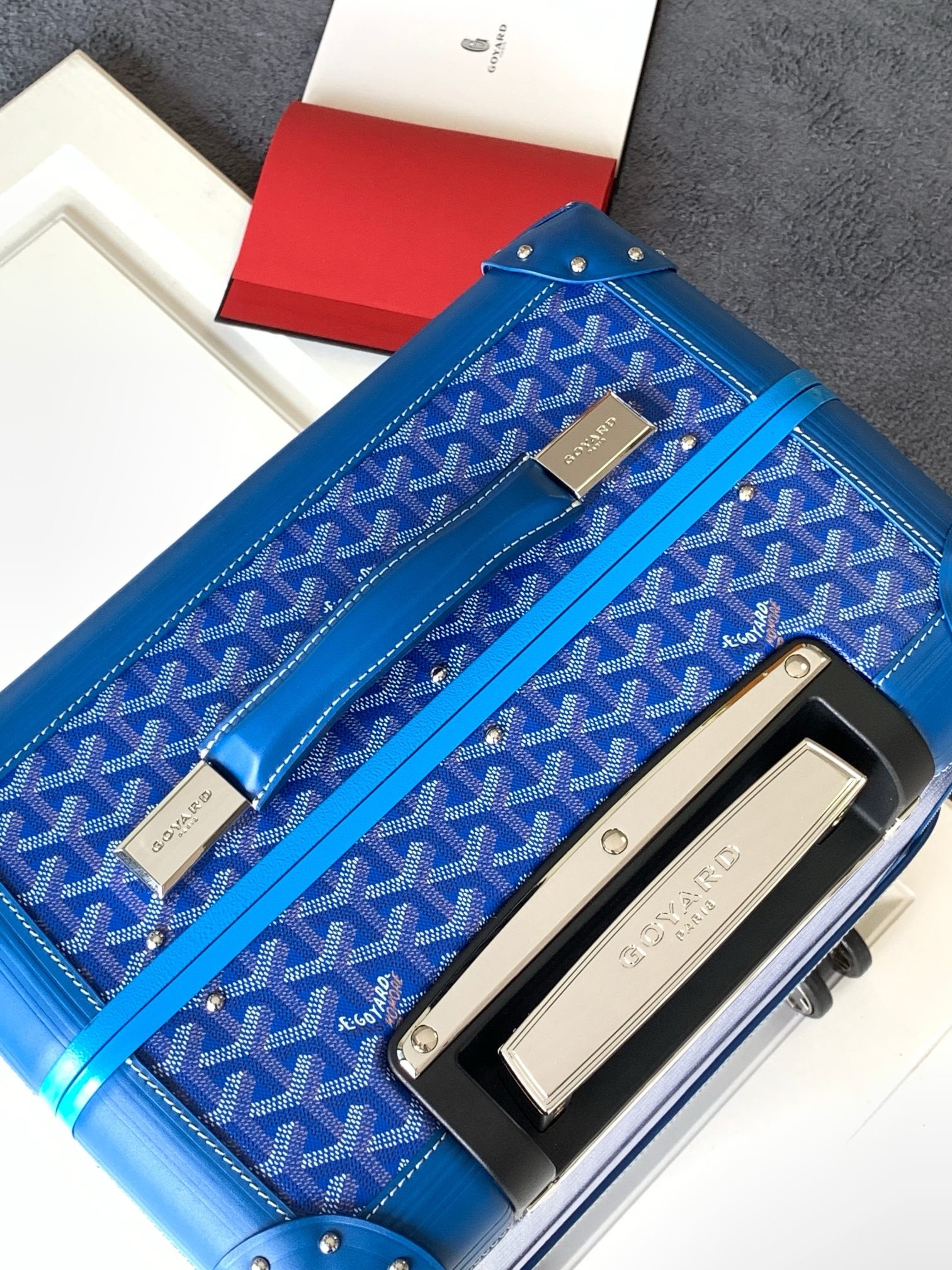 Чемодан Goyard Bourget PM синего цвета