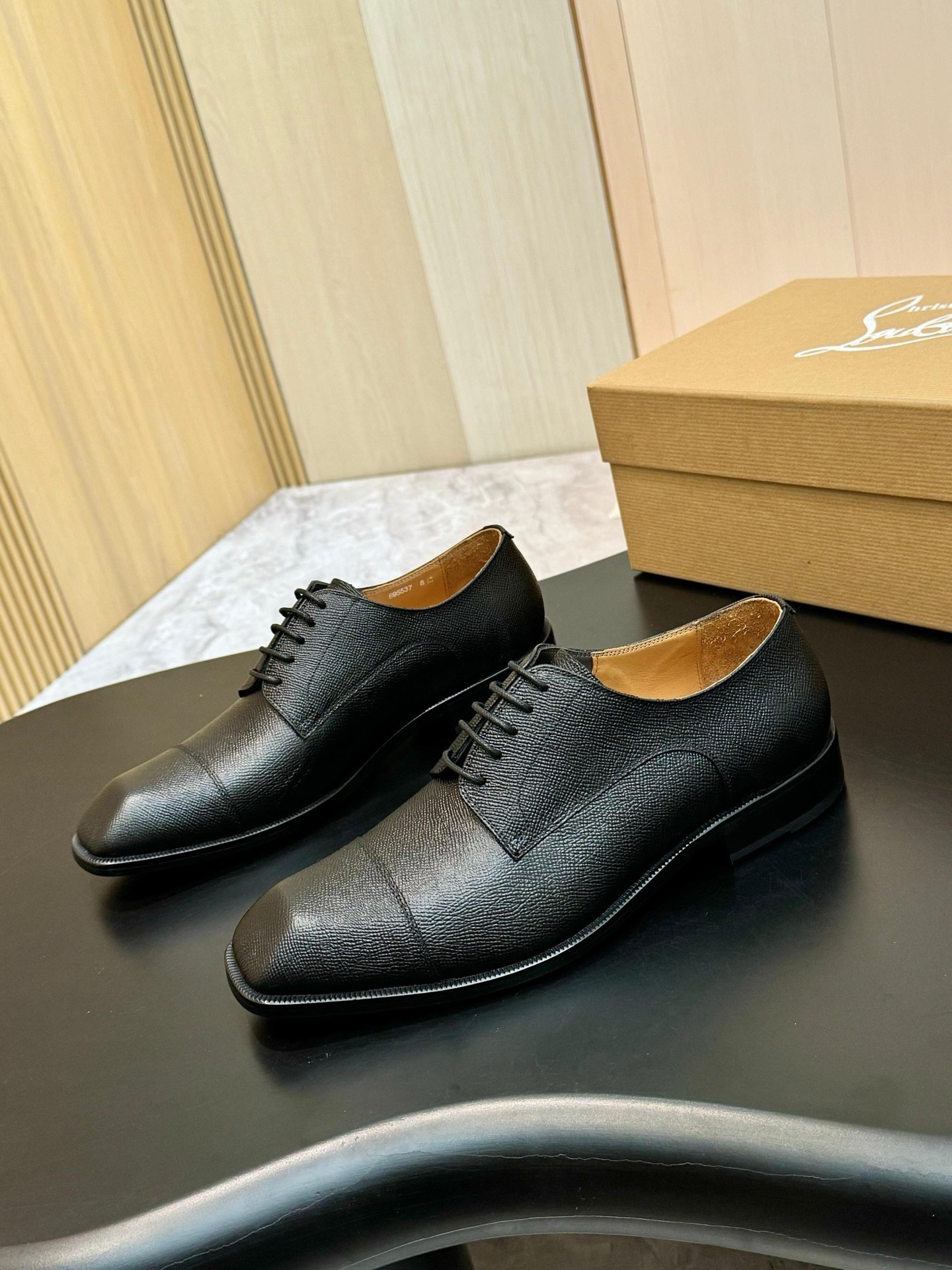 Туфли-оксфорды мужские Christian Louboutin Greggory чёрного цвета