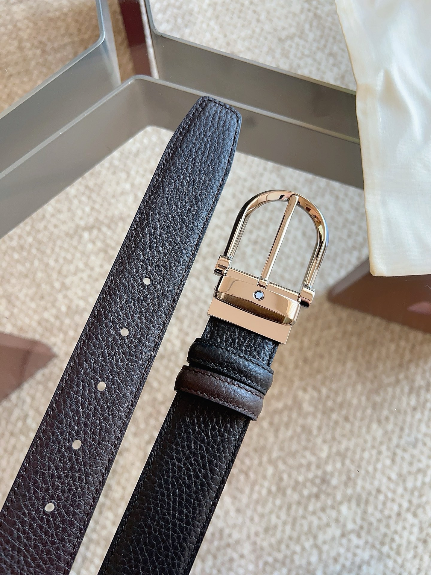 Ремень мужской Montblanc чёрного цвета двусторонний стальная пряжка