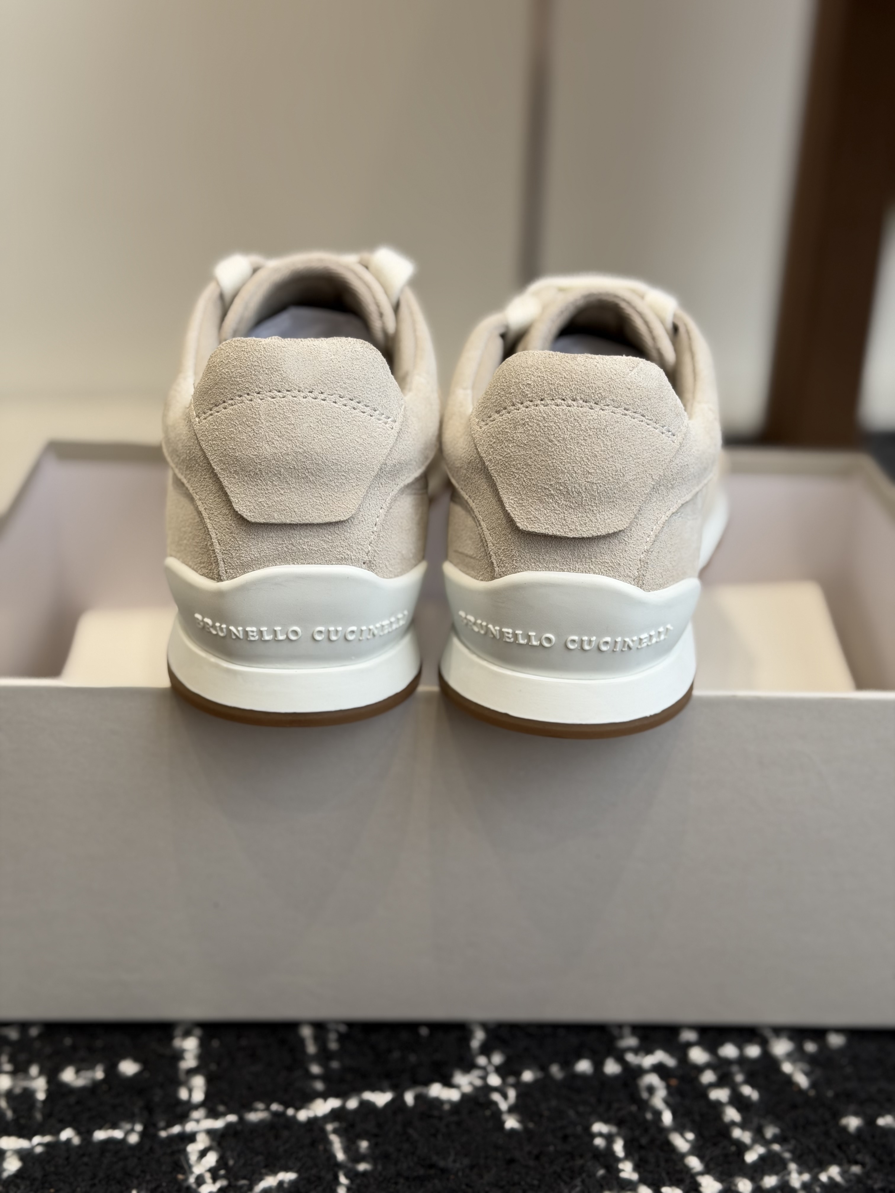 Кроссовки женские в стиле Brunello Cucinelli светло-бежевого цвета