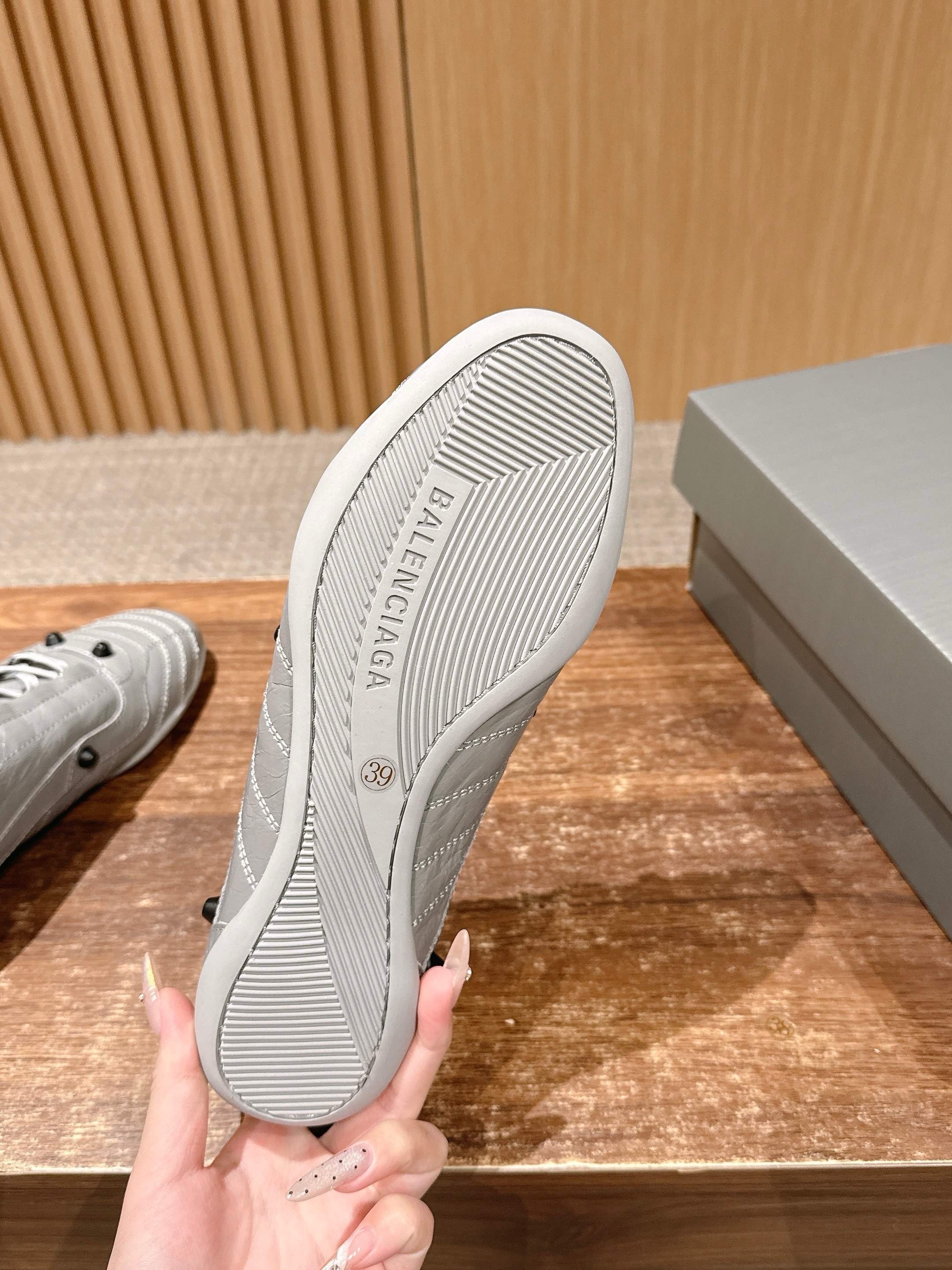 Кеды женские в стиле Balenciaga Soccer серого цвета