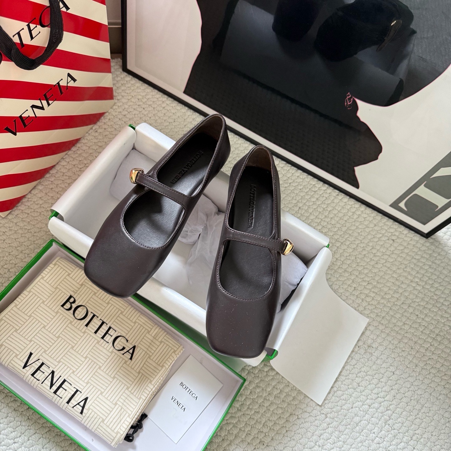 Балетки женские в стиле Bottega Veneta Coarlotte серо-коричневого цвета
