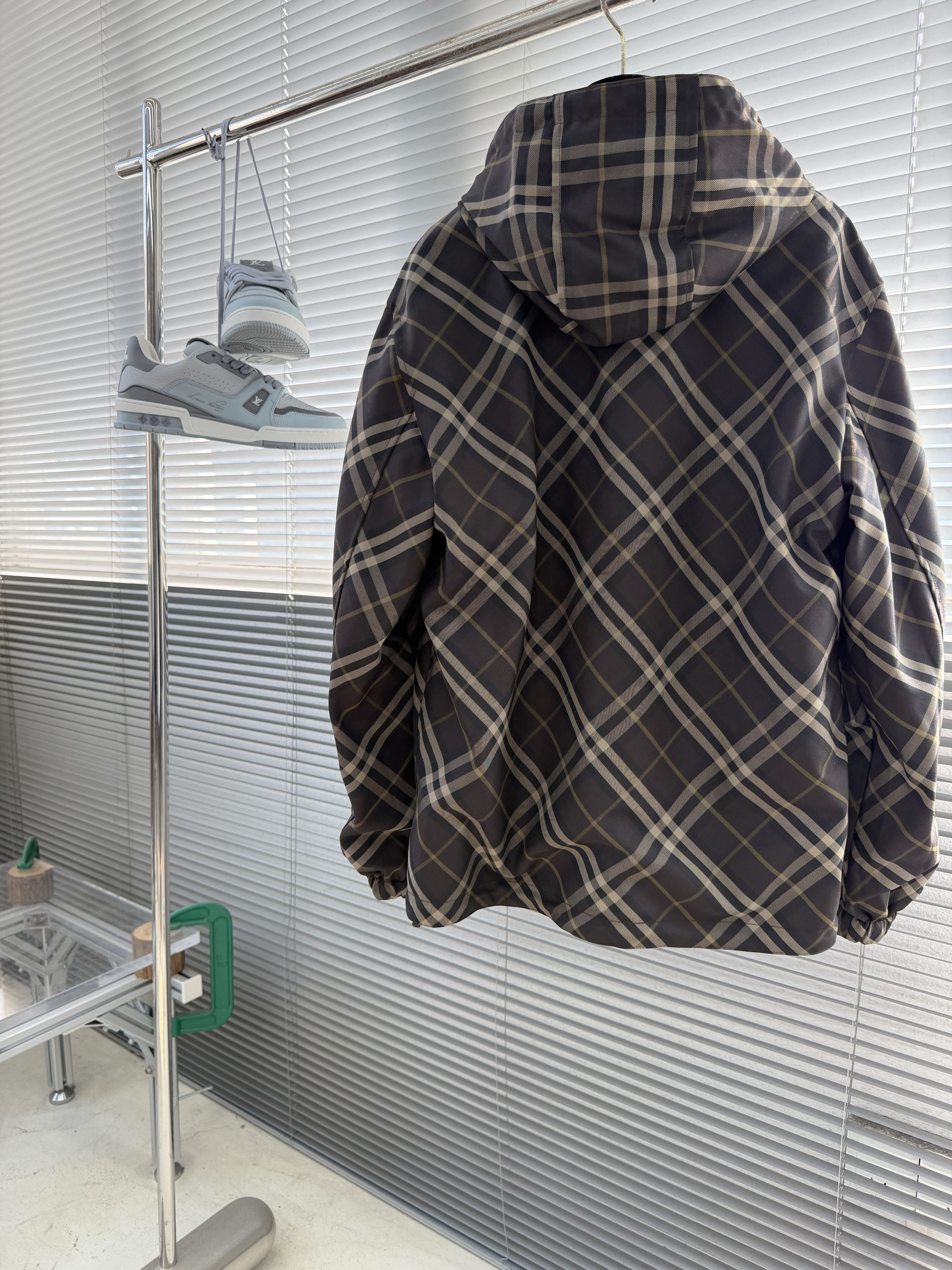 Куртка мужская в стиле Burberry двусторонняя с капюшоном