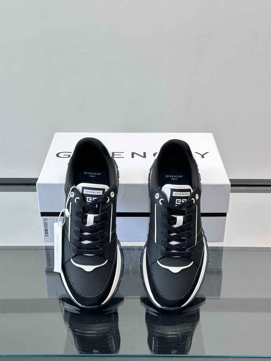 Кроссовки мужские Givenchy черного цвета