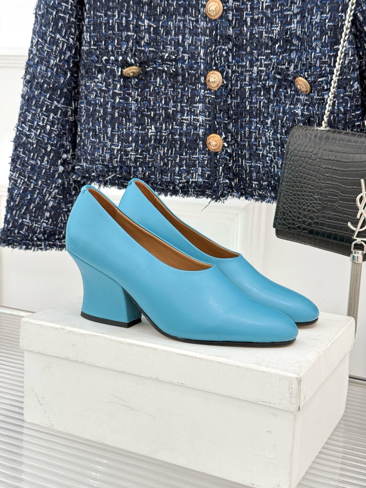 Туфли женские в стиле Jil Sander голубого цвета