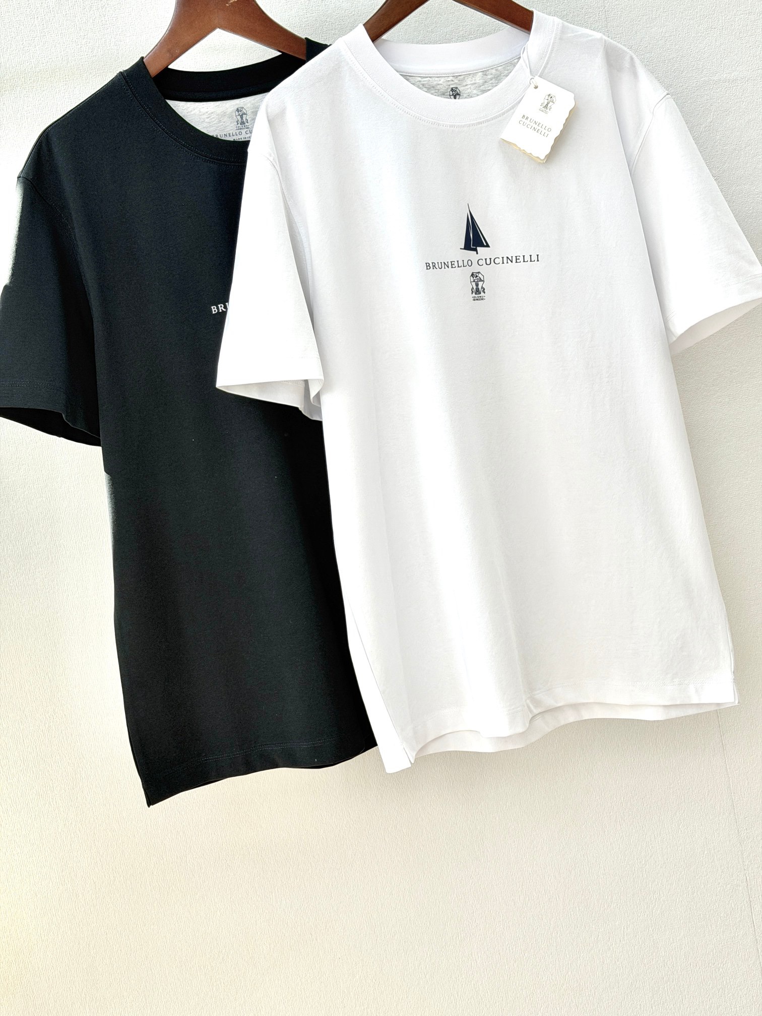 Футболка унисекс в стиле Brunello Cucinelli с принтом из хлопка белого цвета