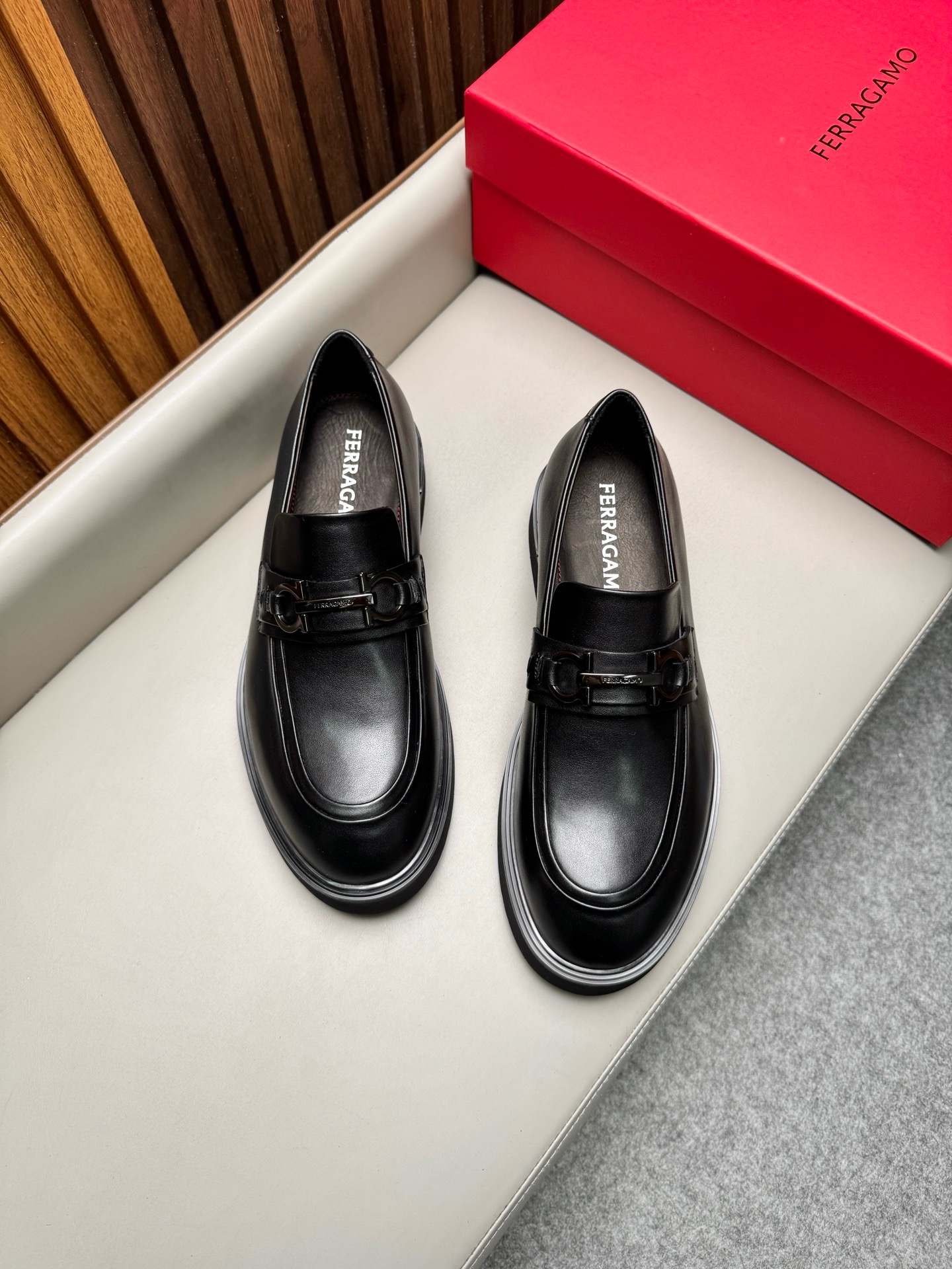 Лоферы мужские в стиле Salvatore Ferragamo чёрного цвета