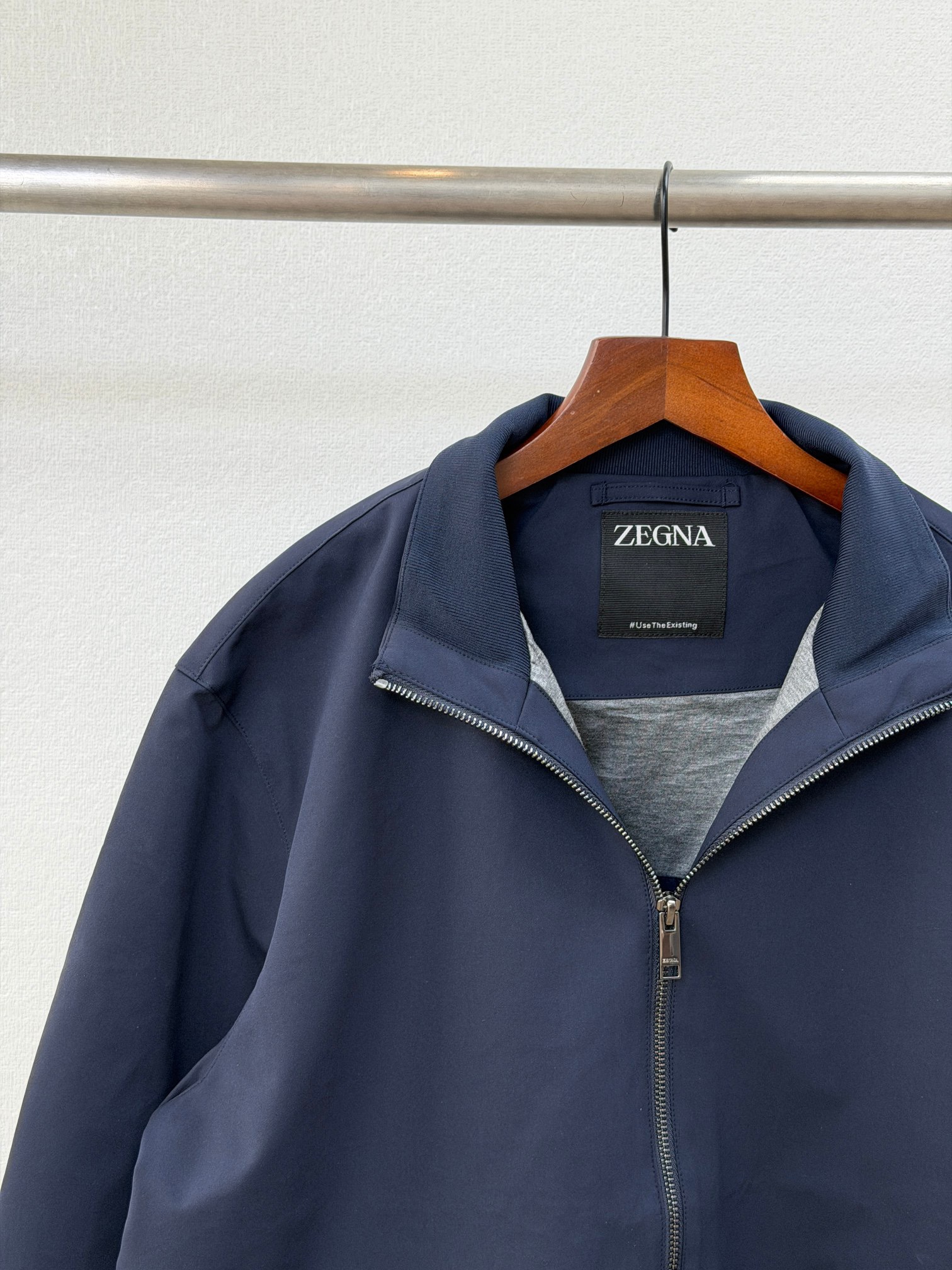 Куртка мужская в стиле Zegna тёмно-синего цвета с кожаными элементами