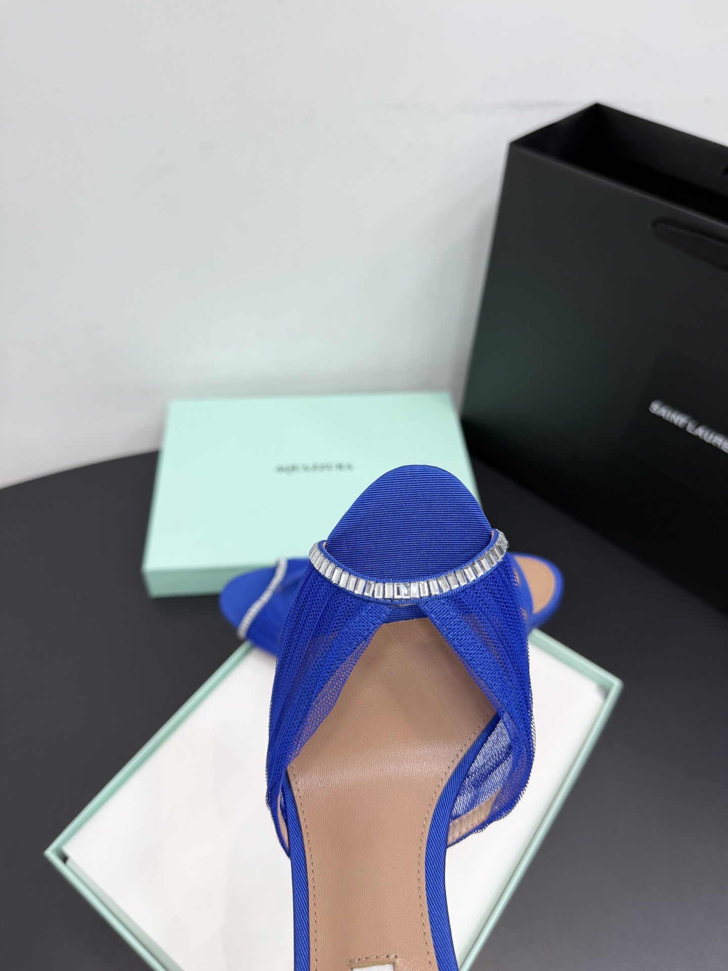 Босоножки женские Aquazzura синего цвета