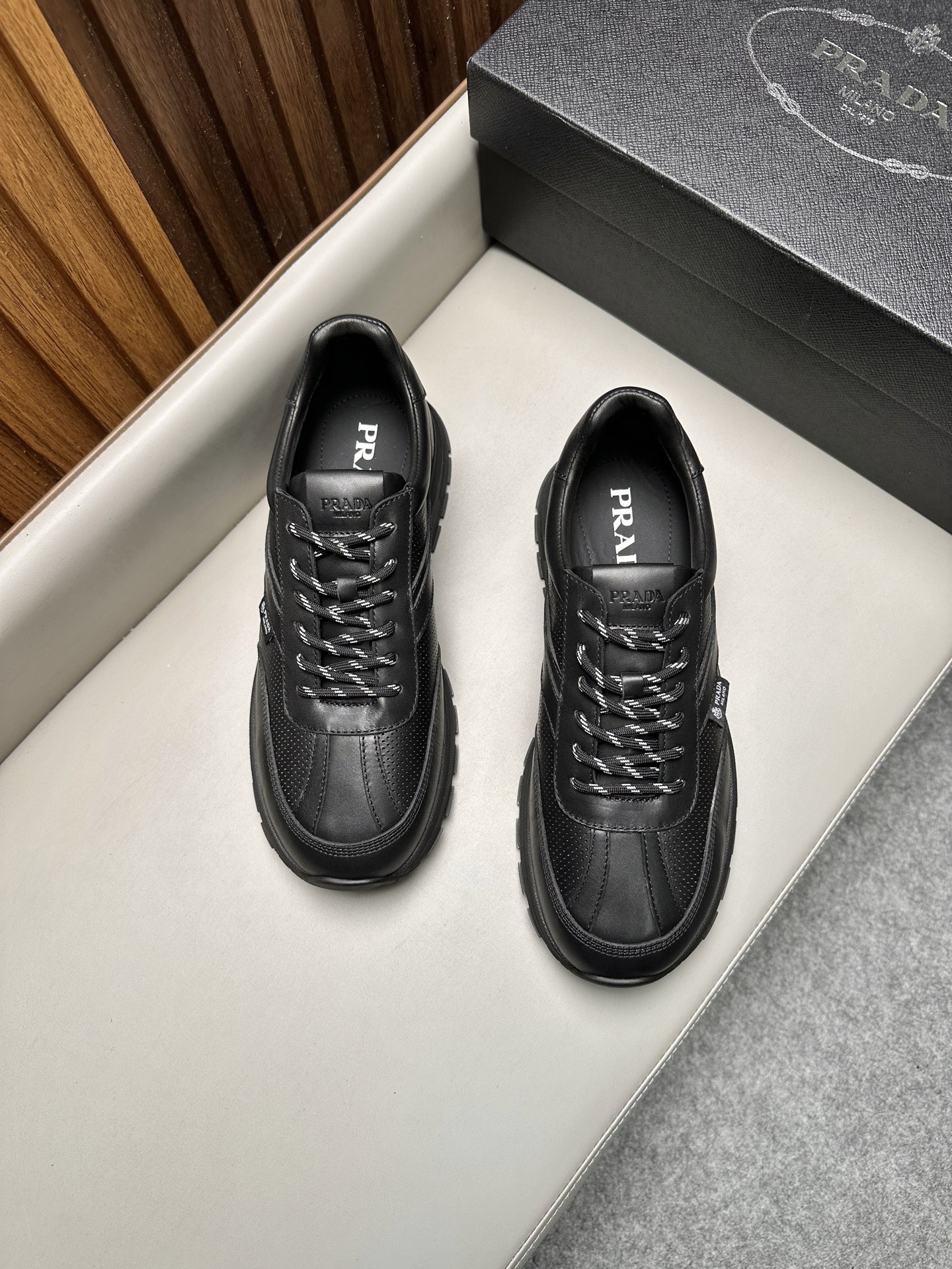 Кроссовки мужские Prada чёрного цвета