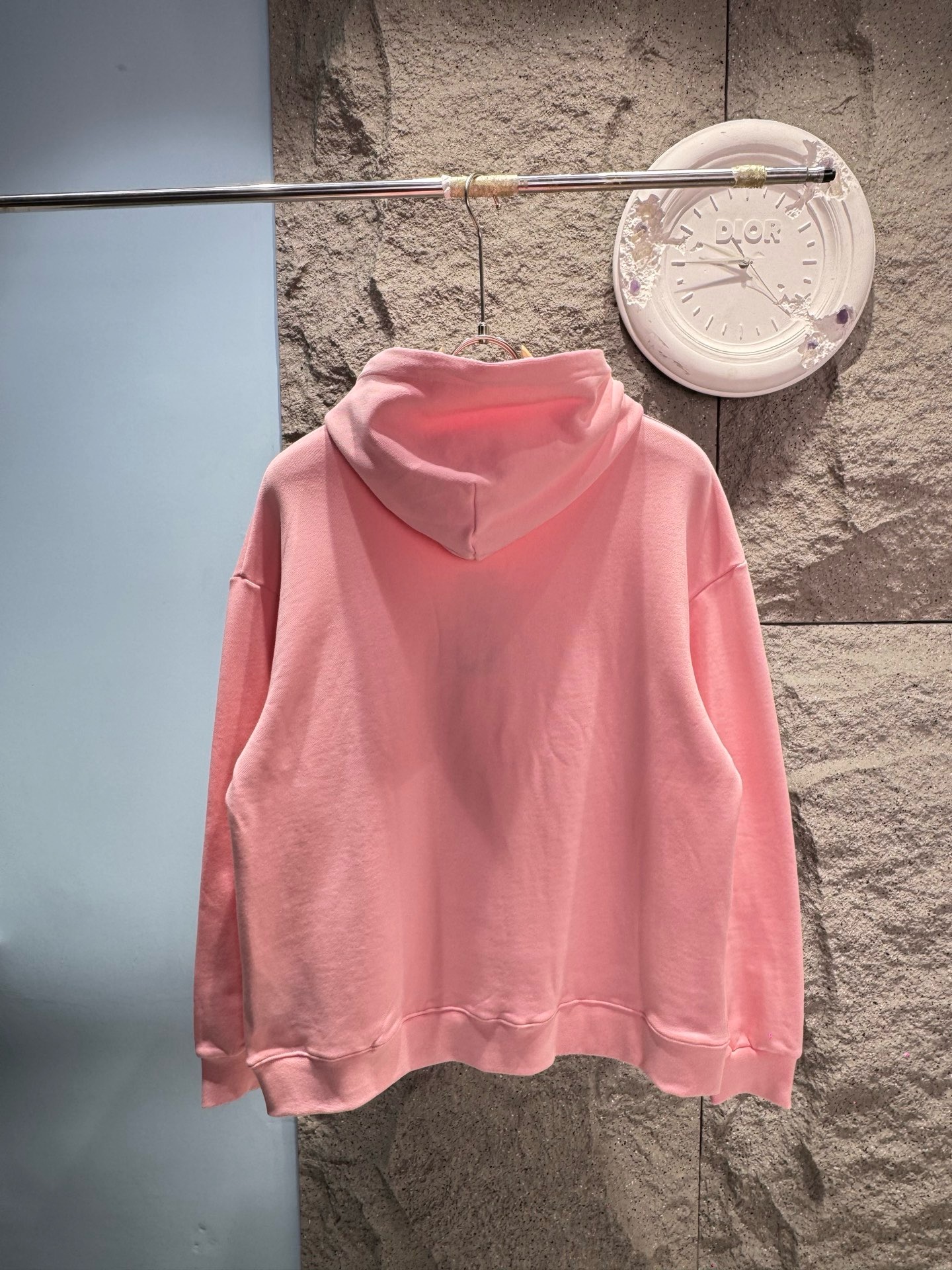 Худи мужское Dior Hooded Sweatshirt with Dior Embroidery розового цвета