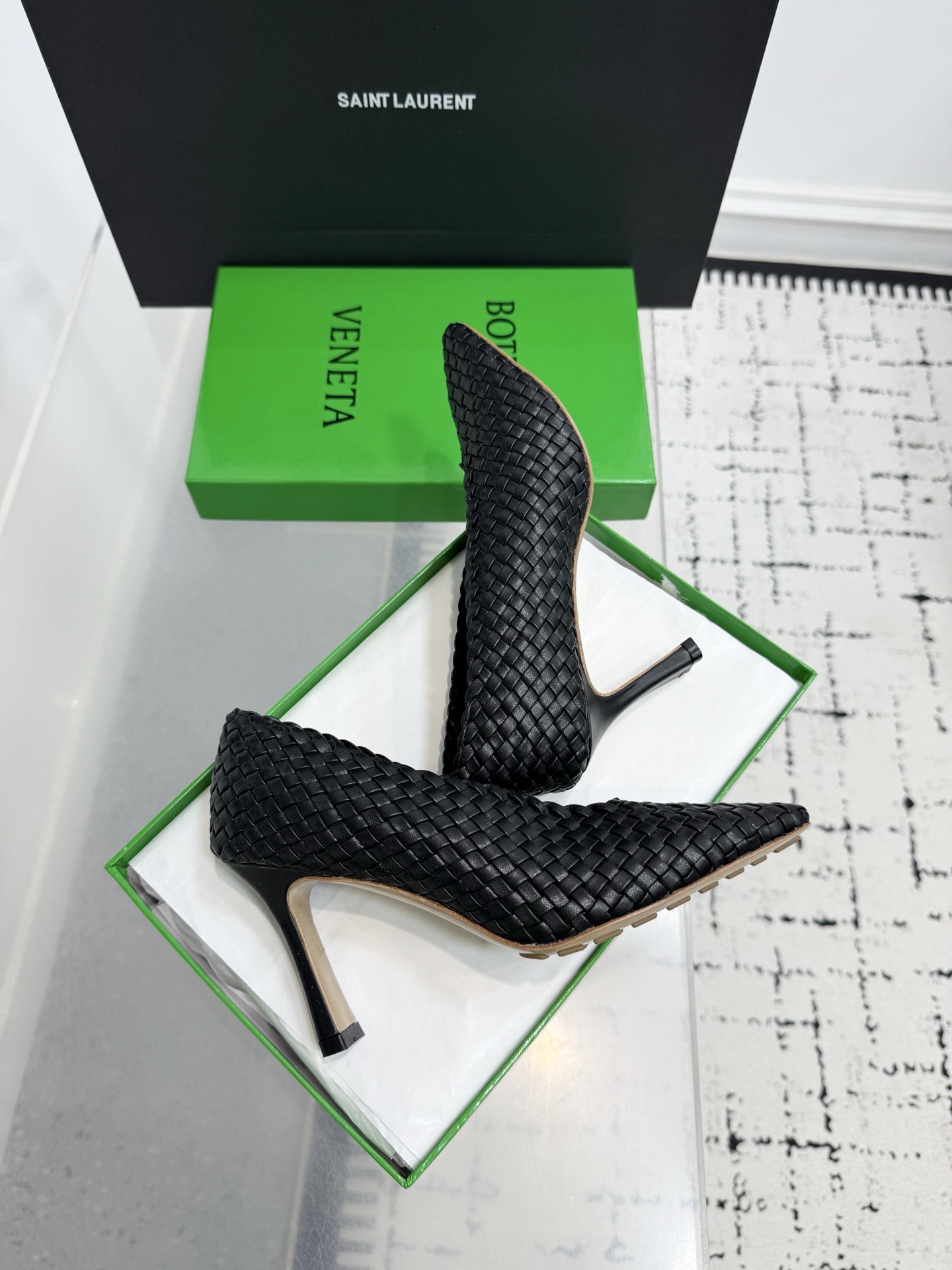 Туфли женские в стиле Bottega Veneta Sofia чёрного цвета