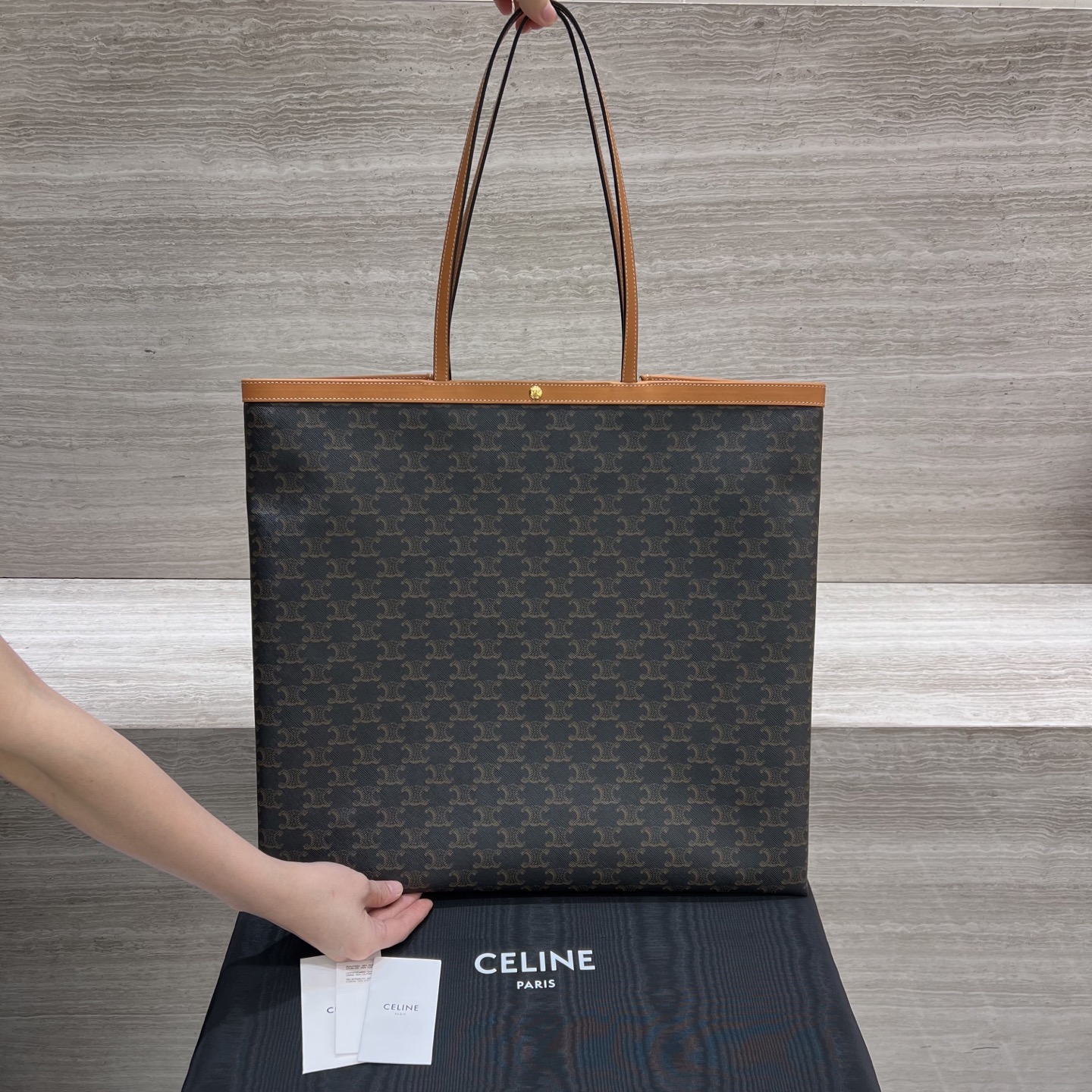 Сумка-шоппер женская в стиле Celine Flat Shopper Triomphe